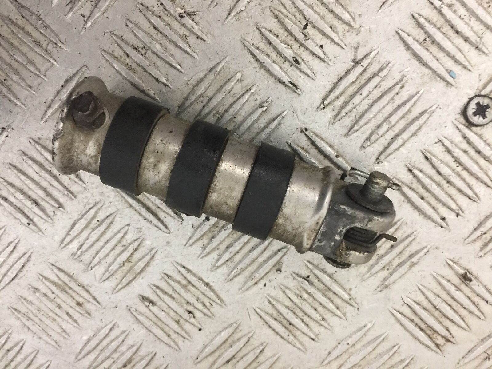 HONDA VT600 VT 600 SHADOW FRONT LEFT PEG   YEAR 1992-1997 (STOCK 833)