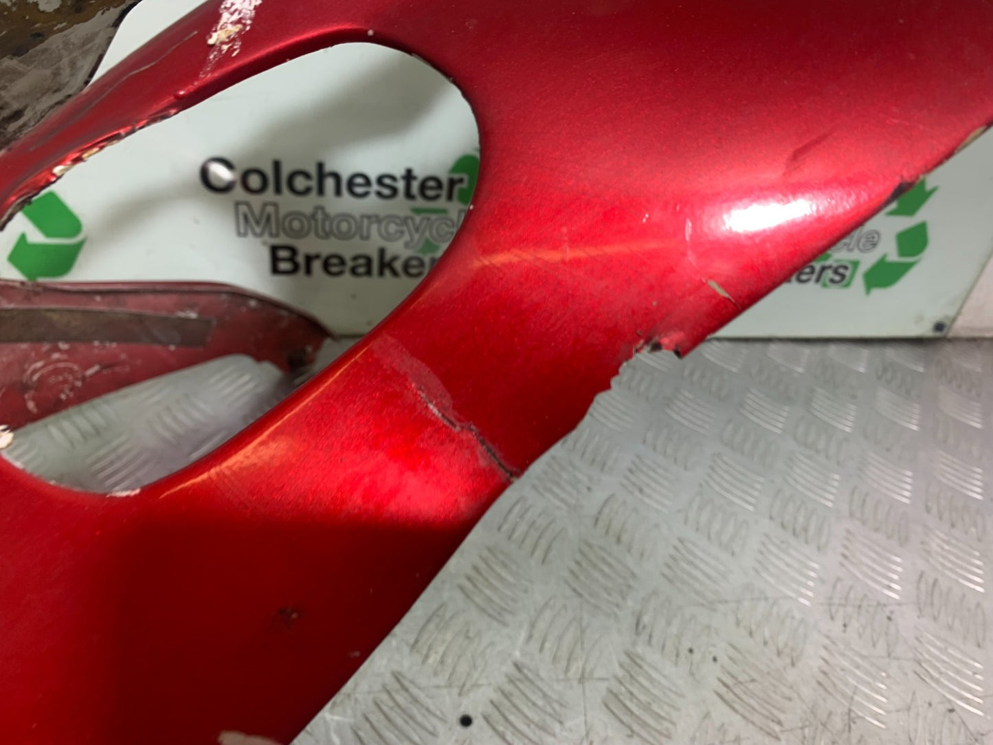 YAMAHA YZF1000 THUNDERACE BELLYPAN YEAR 1997-2000 (CMB1204)
