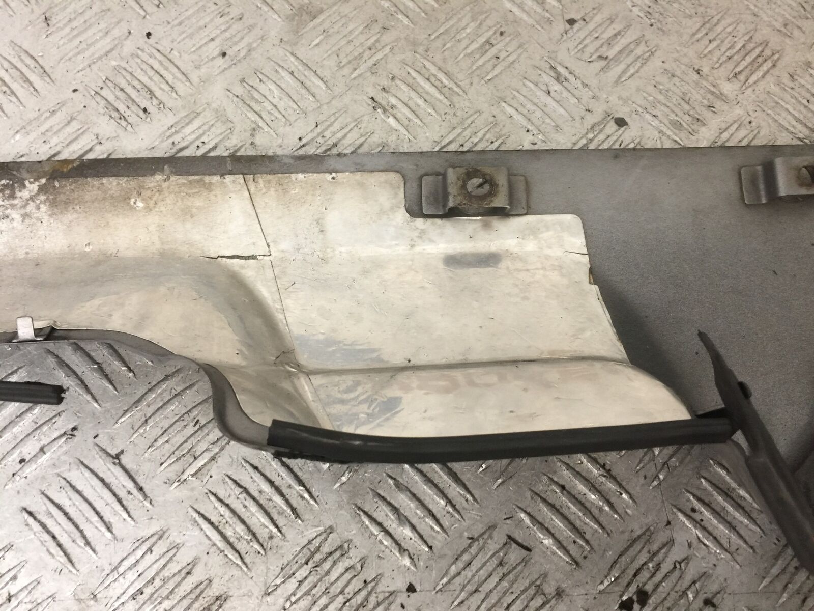 HONDA GL1800 GL 1800 RIGHT EXHAUST SHIELD YEAR 2004-10 ABS (STOCK 890)