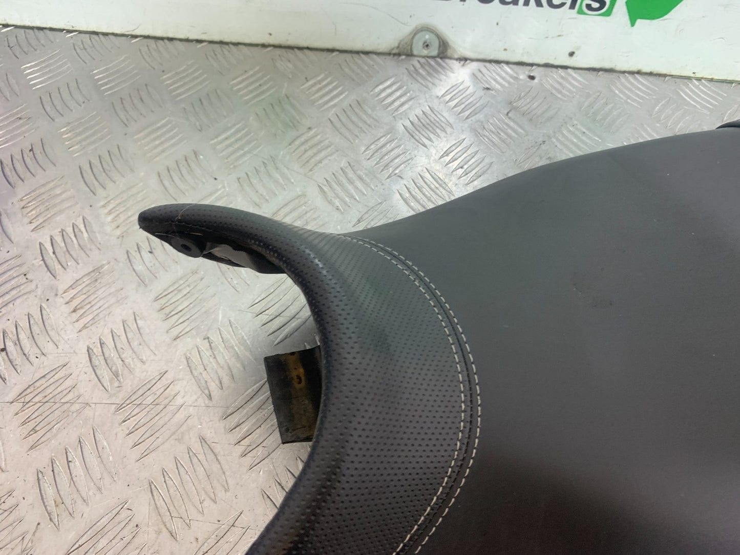 TRIUMPH 675 STREET TRIPLE SEAT  2013-2016 (CMB1186)