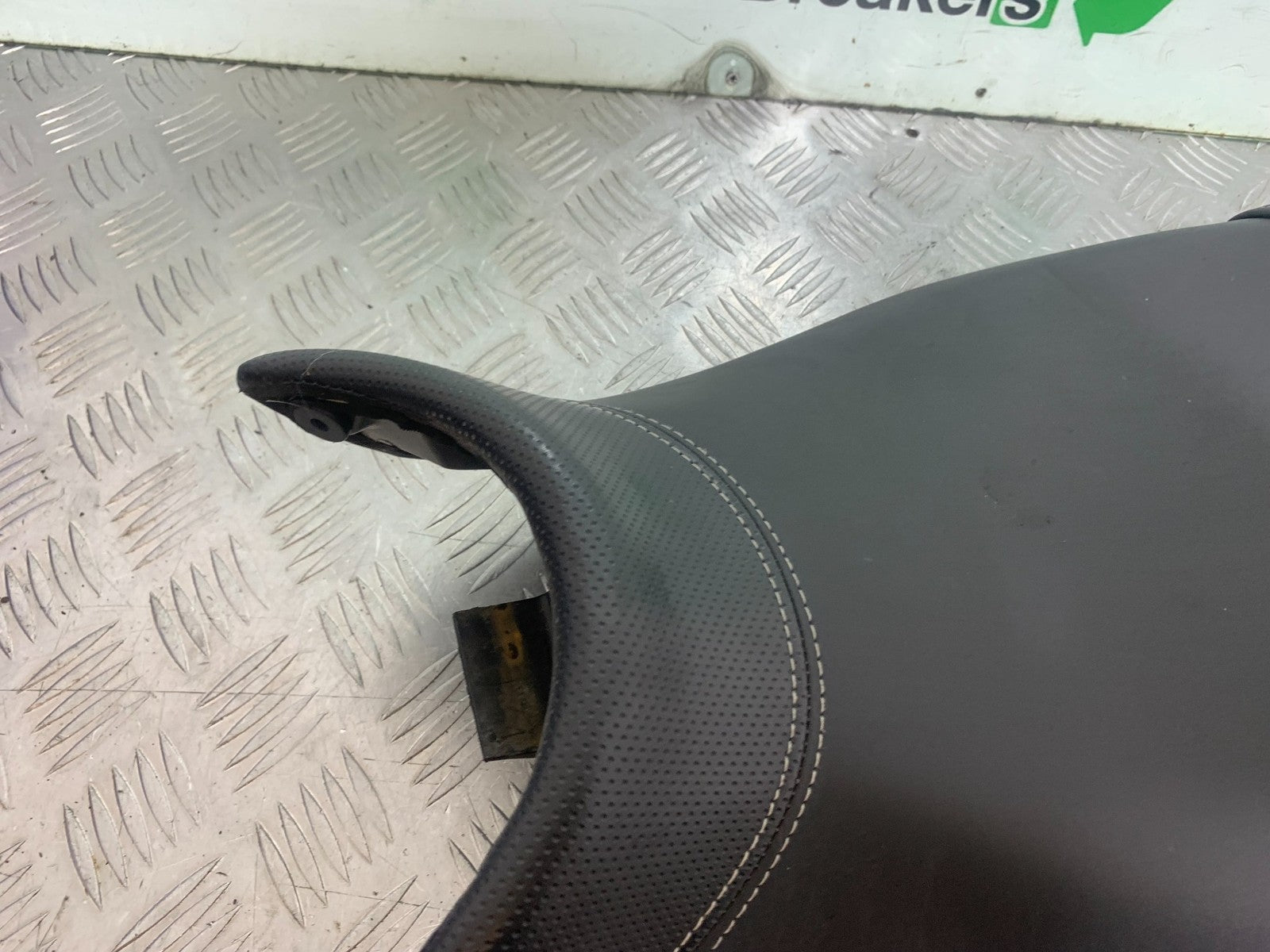 TRIUMPH 675 STREET TRIPLE SEAT  2013-2016 (CMB1186)
