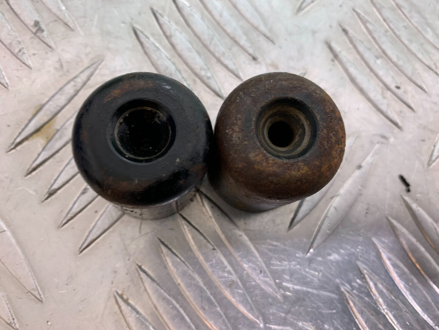 SUZUKI GSF650 GSF 650 BAR END WEIGHTS   YEAR 2005-06  (CMB1028)