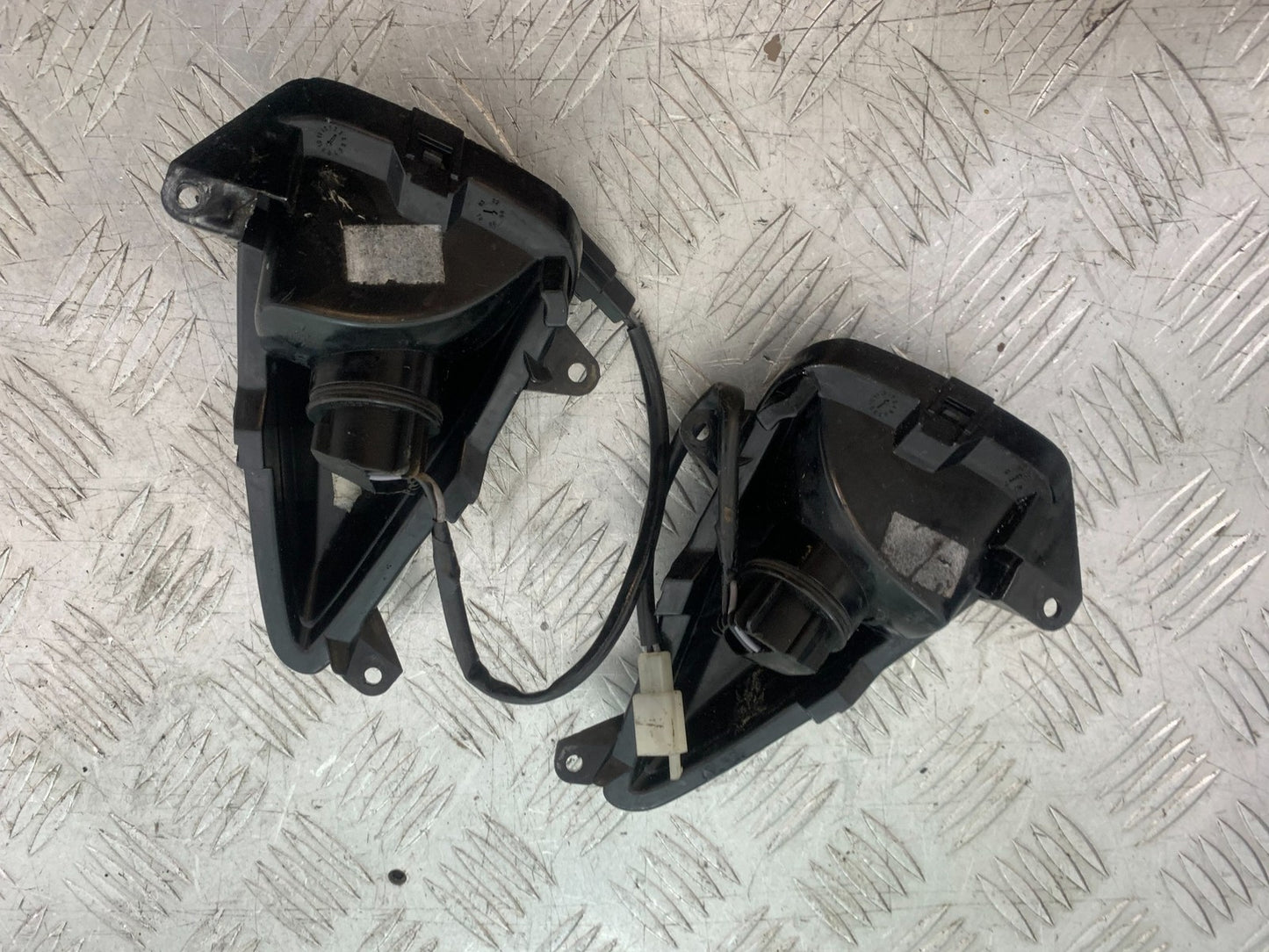 HONDA CBF600 CBF 600 FRONT INDICATORS  YEAR 2004-07  (CMB1305)