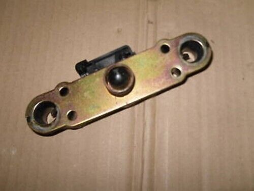 SUZUKI GSF600 GSF 600 BANDIT SEAT CATCH 1996-99