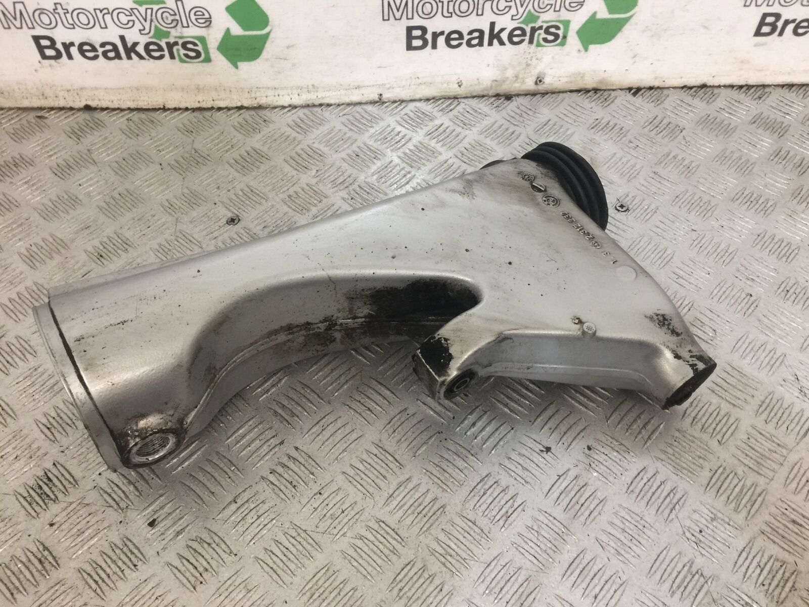 BMW R850 R R850R SWINGARM   YEAR 1994-2002 (STOCK 831)