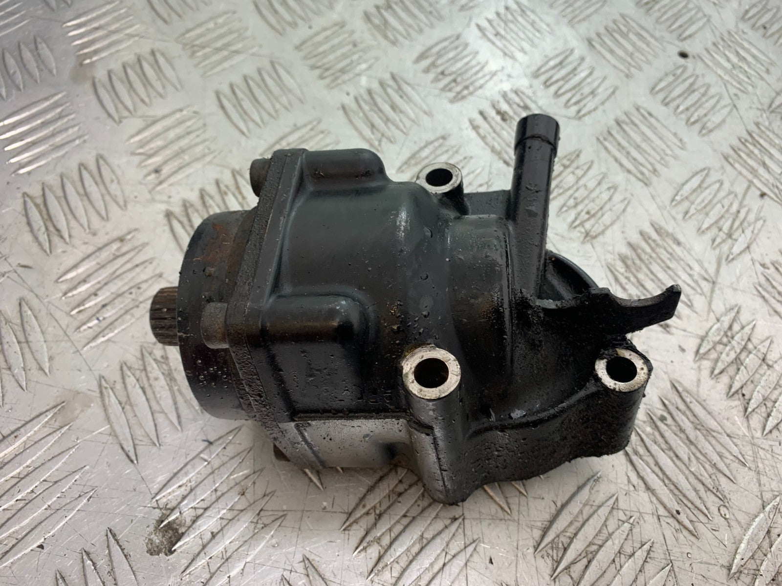 HONDA VT700 VT 700 ENGINE OUT PUT SHUFT  SHADOW  YEAR 1984-85 (CMB1328)