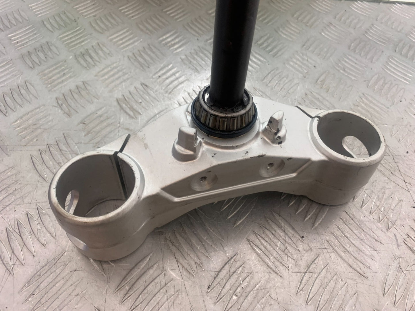 APRILIA SL750 SL 750 SHIVER BOTTOM YOKE YEAR 2008-2016 (CMB1242)