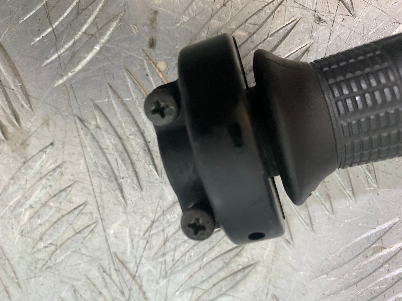 HONDA CBR1000 rr FIREBLADE THROTTLE HOUSING AND GRIP  2012-2016 (CMB1280)