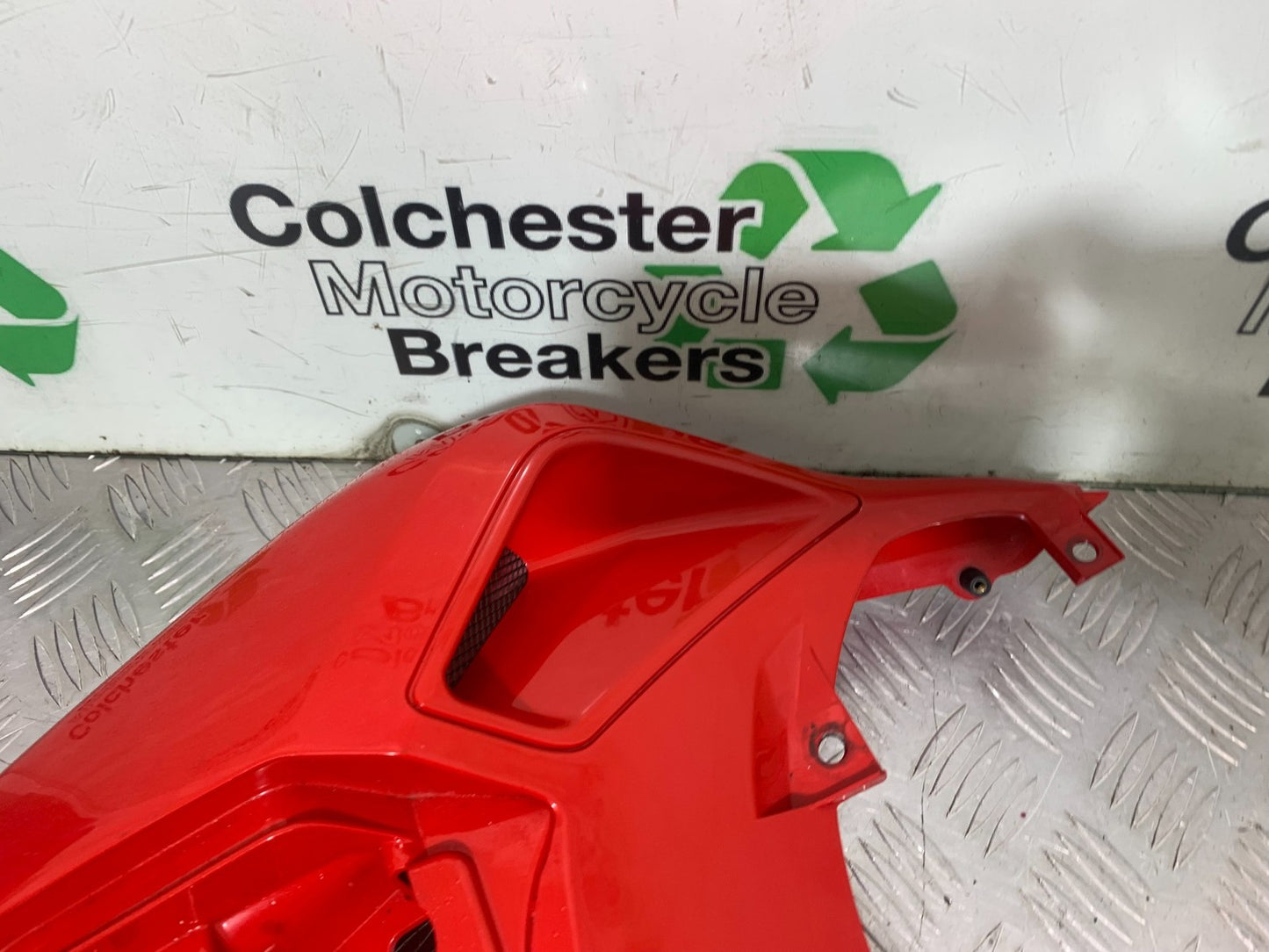 DUCATI 1198 S TAIL PIECE SEAT UNIT  YEAR 2009-2011 (CMB1219)