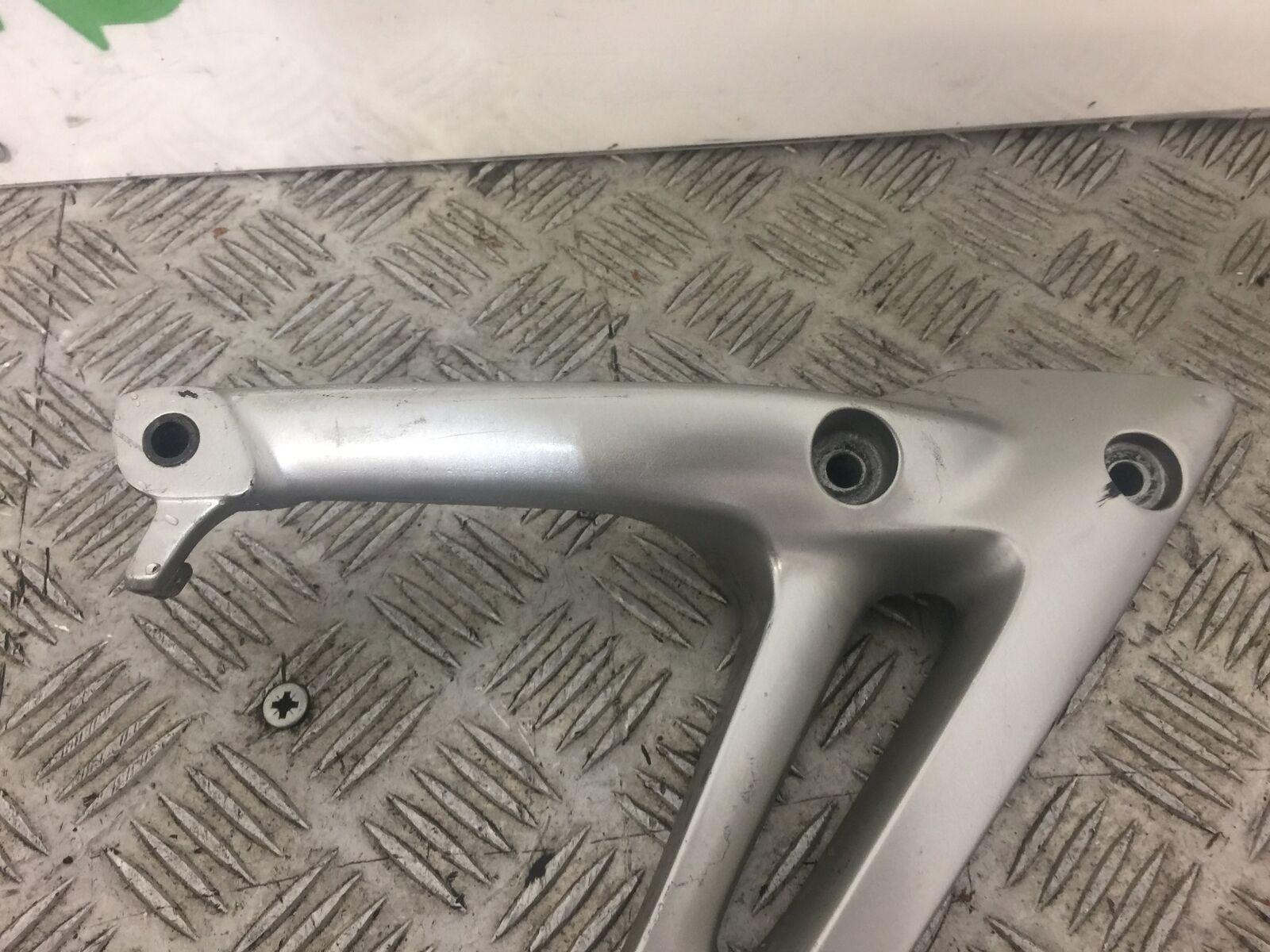 HONDA VFR800 VFR 800 V TEC RIGHT REAR HANGER  YEAR 2003 (ABS) STOCK 304