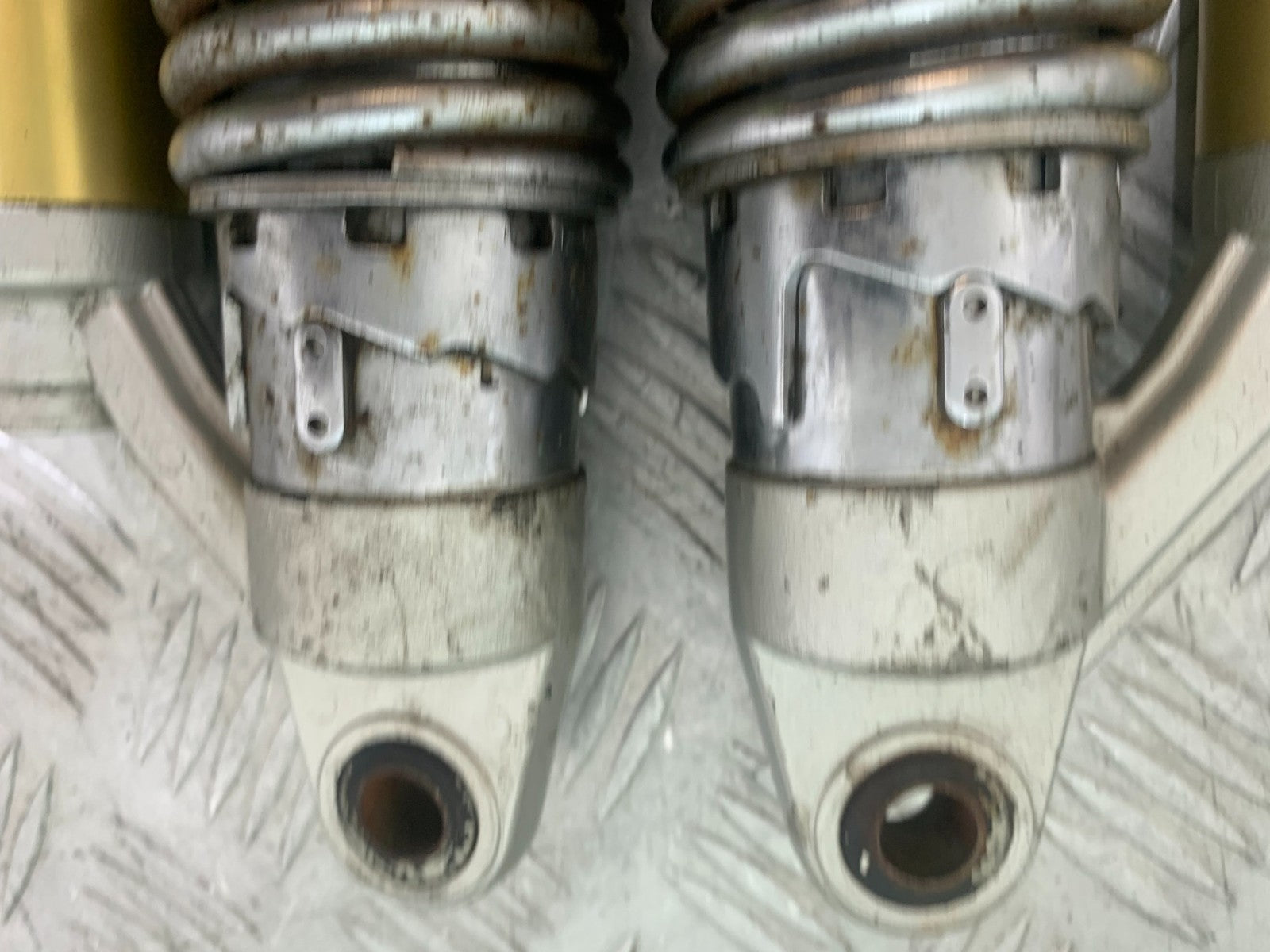 SUZUKI GSX750 INAZUMA REAR SHOCKS YEAR 1998-2003 (CMB1308)