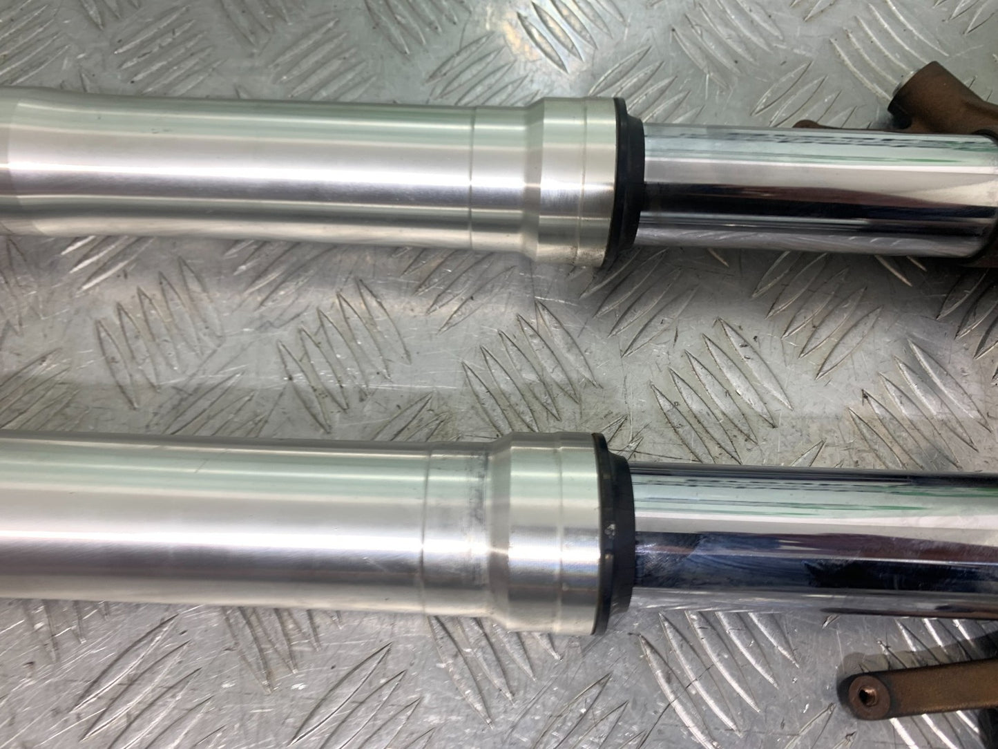 HONDA CBR1000 rr FIREBLADE FORKS   YEAR 2006 (CMB1220)