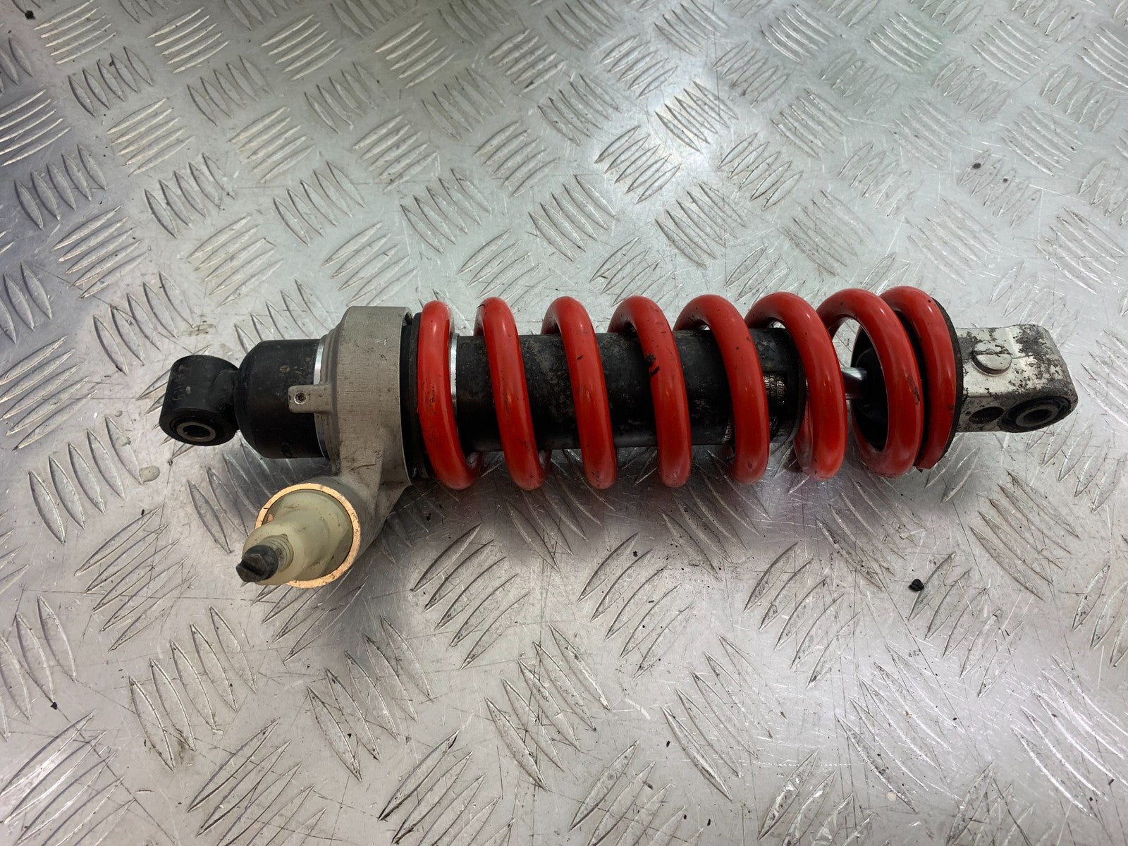 TRIUMPH 1050 SPRINT ST REAR SHOCK   2003-2011 (CMB1285)