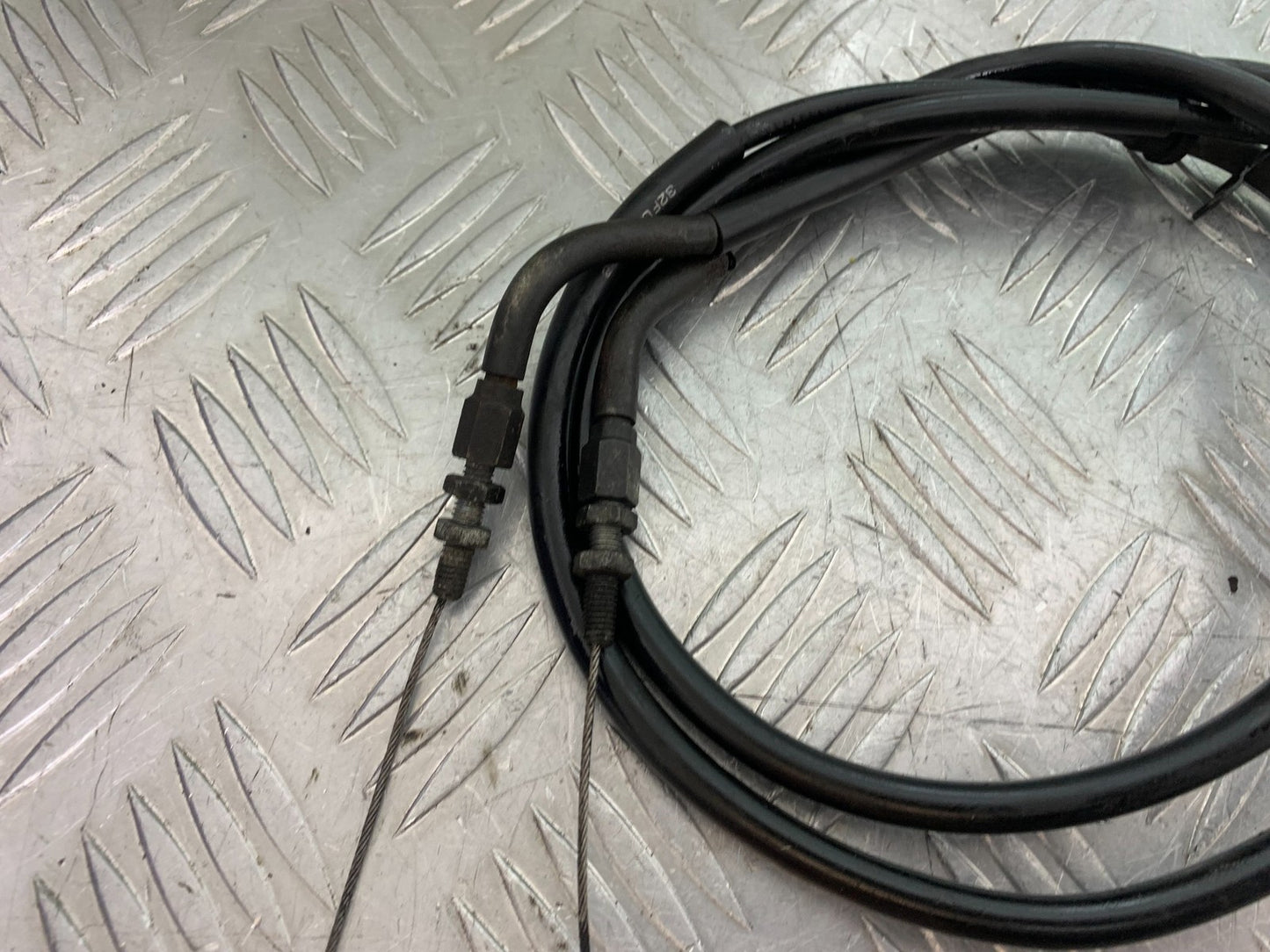 SUZUKI GSF1200 GSF 1200 BANDIT THROTTLE CABLES  YEAR 2001-2004 (CMB1188)