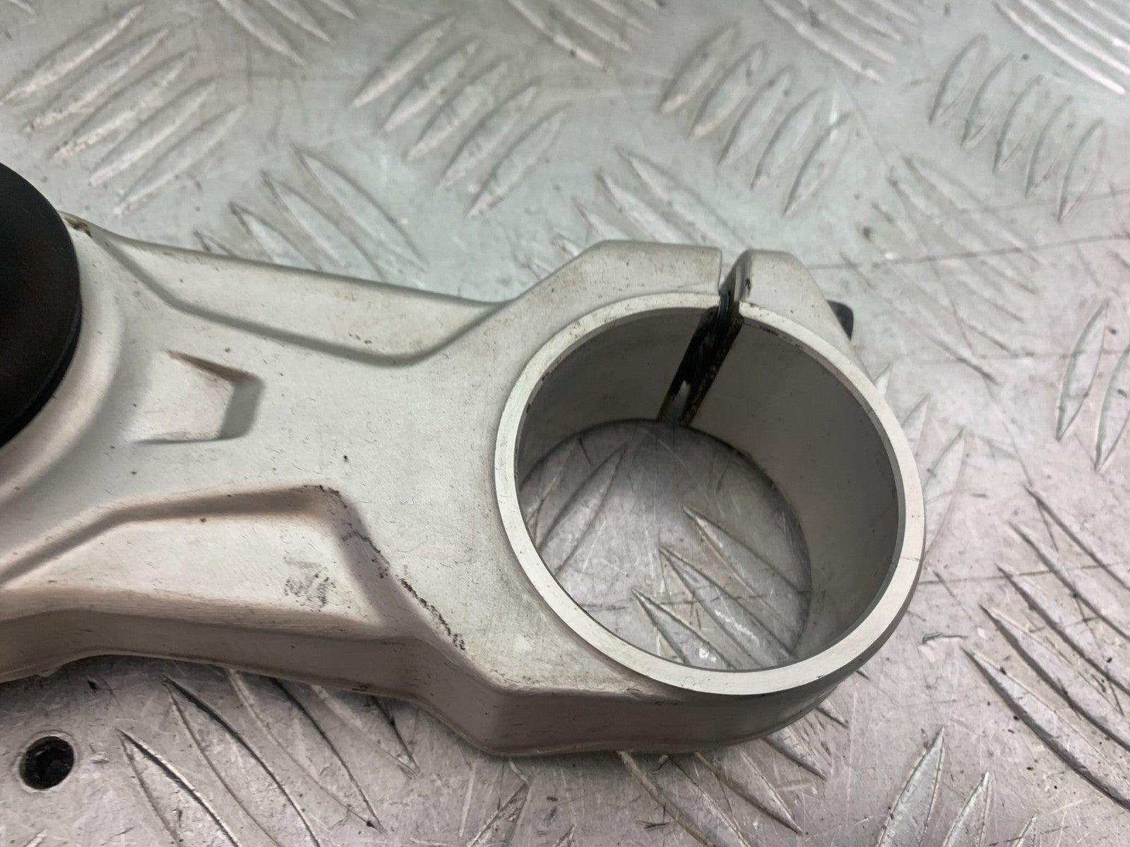 BMW R1200 R 1200 GS BOTTOM YOKE  YEAR 2013-2016 (CMB1257)