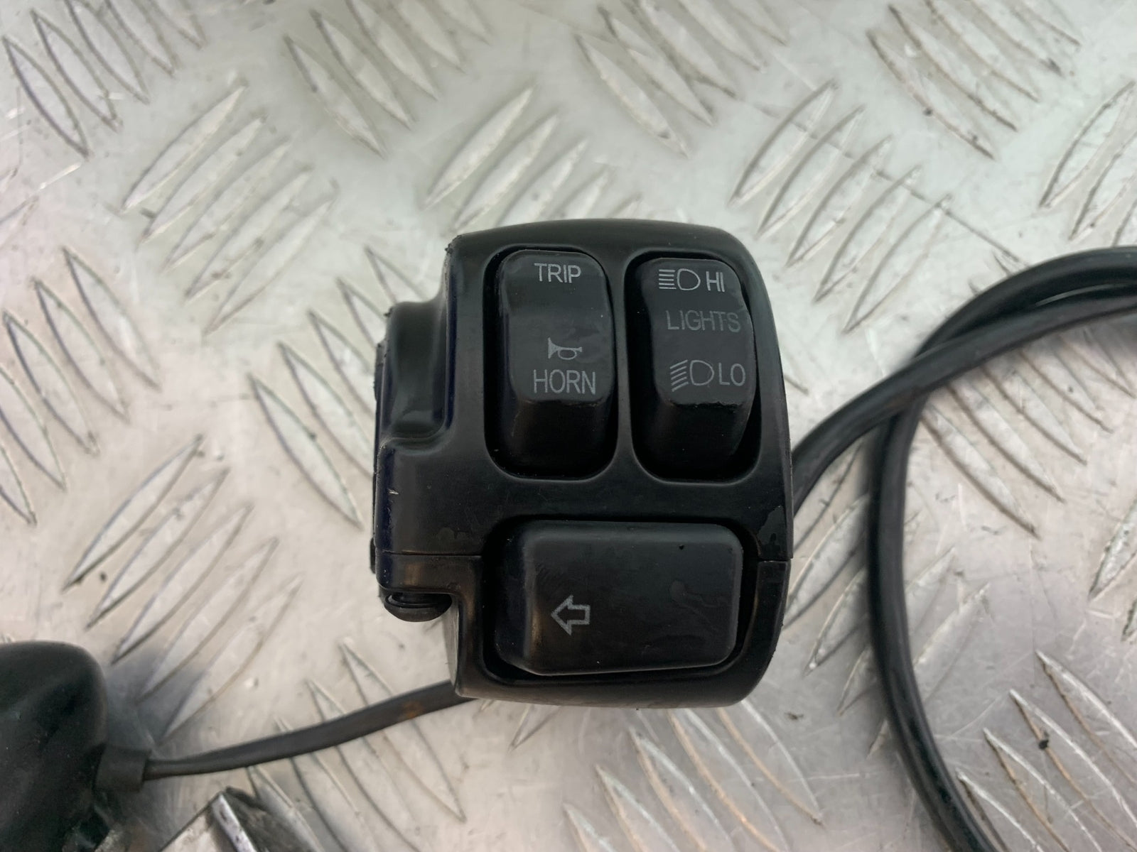 HARLEY DAVIDSON FXS  BLACKLINE 1585 LEFT SWITCH GEAR  YEAR 2012 (CMB1147)