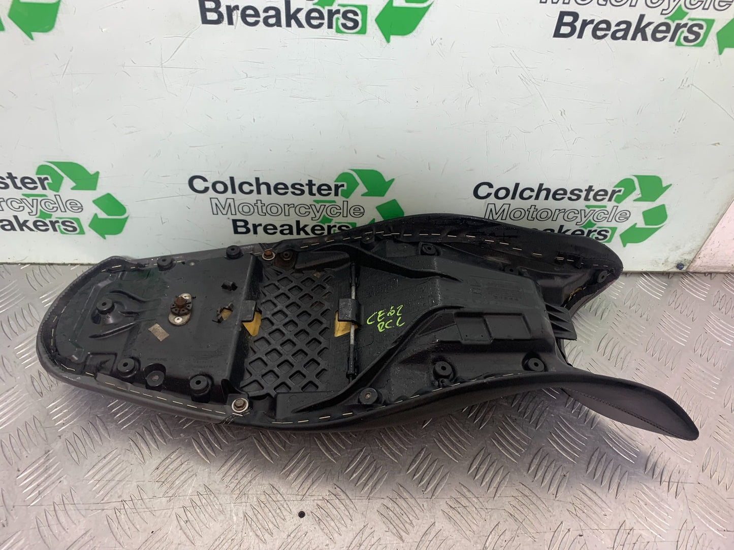 TRIUMPH 675 STREET TRIPLE R SEAT  YEAR 2013 - 2016 (CMB1221)
