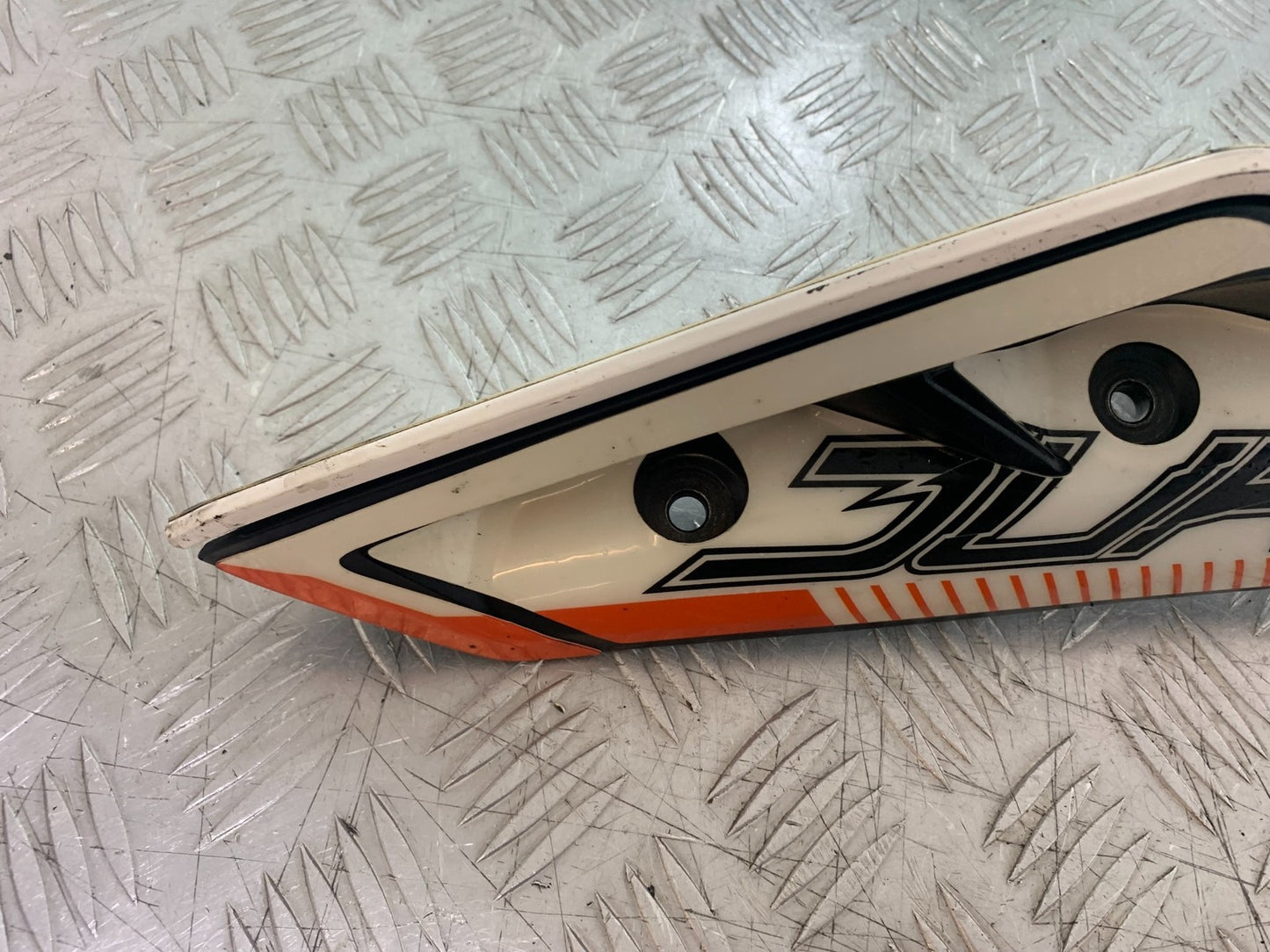 KTM DUKE 125 RIGHT SEAT PANEL YEAR 2017-2022 (CMB1222)