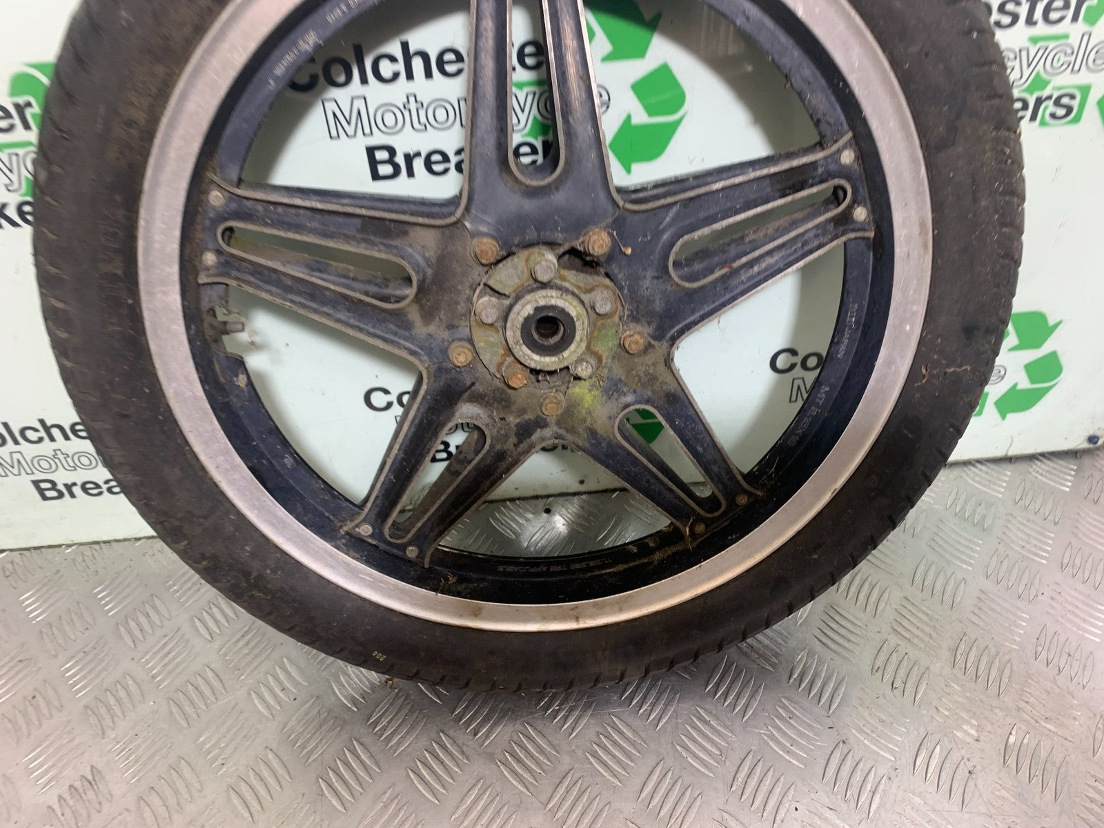 HONDA GL500 GL 500 SILVERWING FRONT WHEEL YEAR 1981-82 (CMB1168)