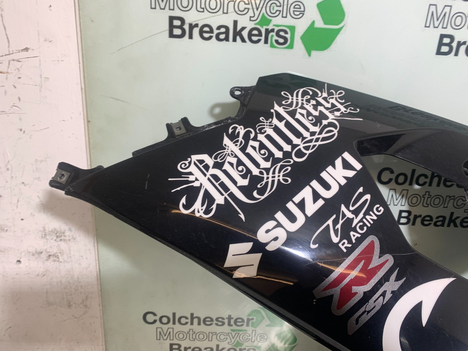 SUZUKI GSXR750 GSXR 750 K4 K5 LEFT FAIRING  2004-2005 (CMB1319)