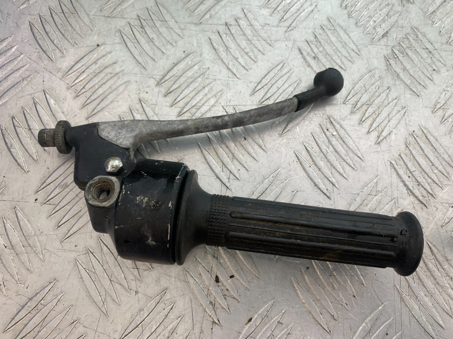 SUZUKI GP100 GP 100 RIGHT SWITCH GEAR   YEAR 1978-1988 (CMB1259)