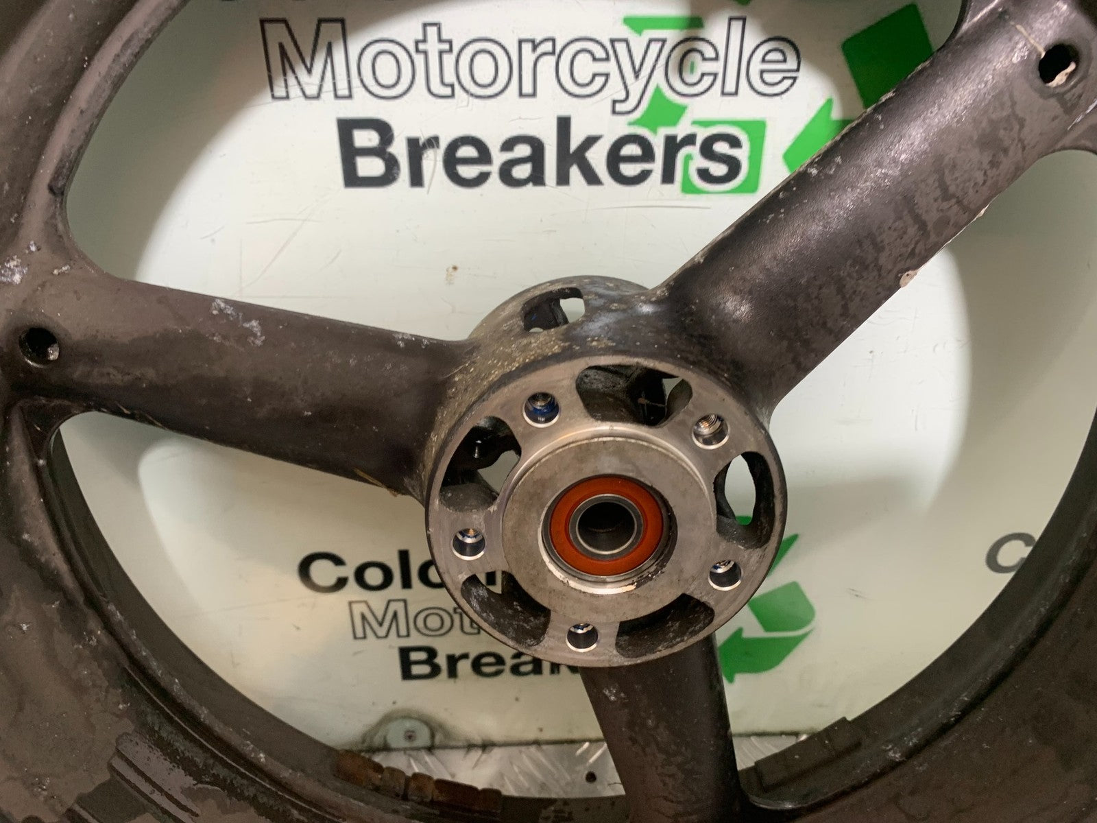 SUZUKI GSF600 GSF 600 BANDIT FRONT WHEEL   2000-2004 (CMB1269)
