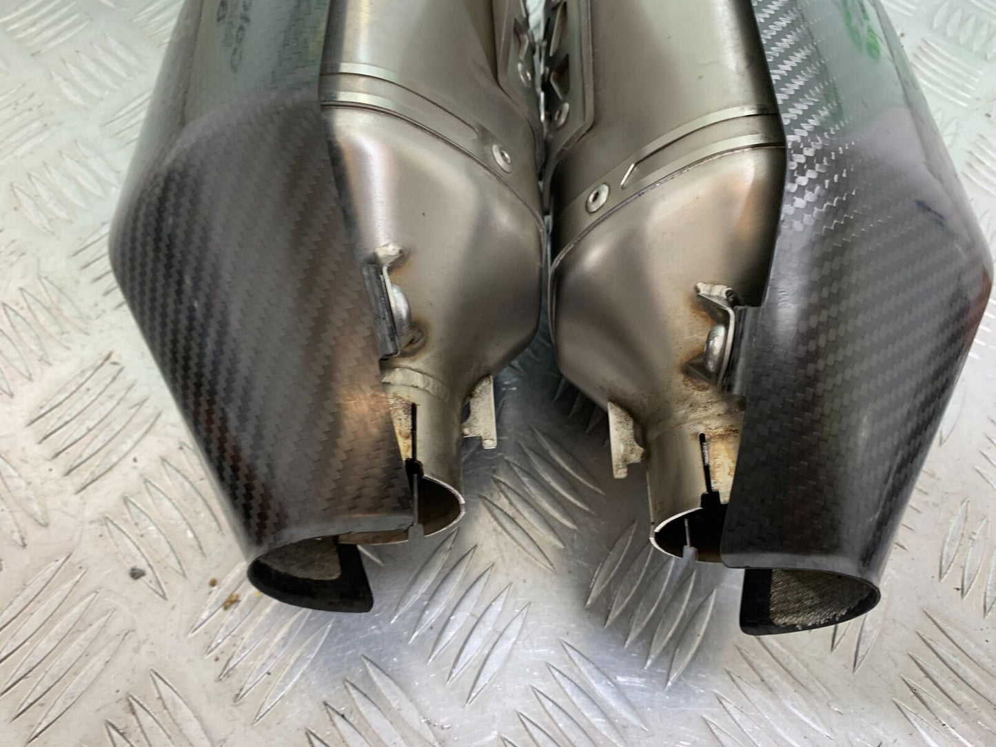 TRIUMPH 1050 SPEED TRIPLE RS ARROW SILENCERS YEAR 2018-2020 (CMB1029)