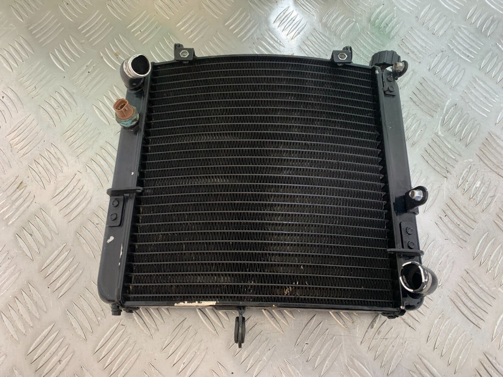 KTM 990 SUPERMOTO T RADIATOR  YEAR 2010-2011  (CMB1067)