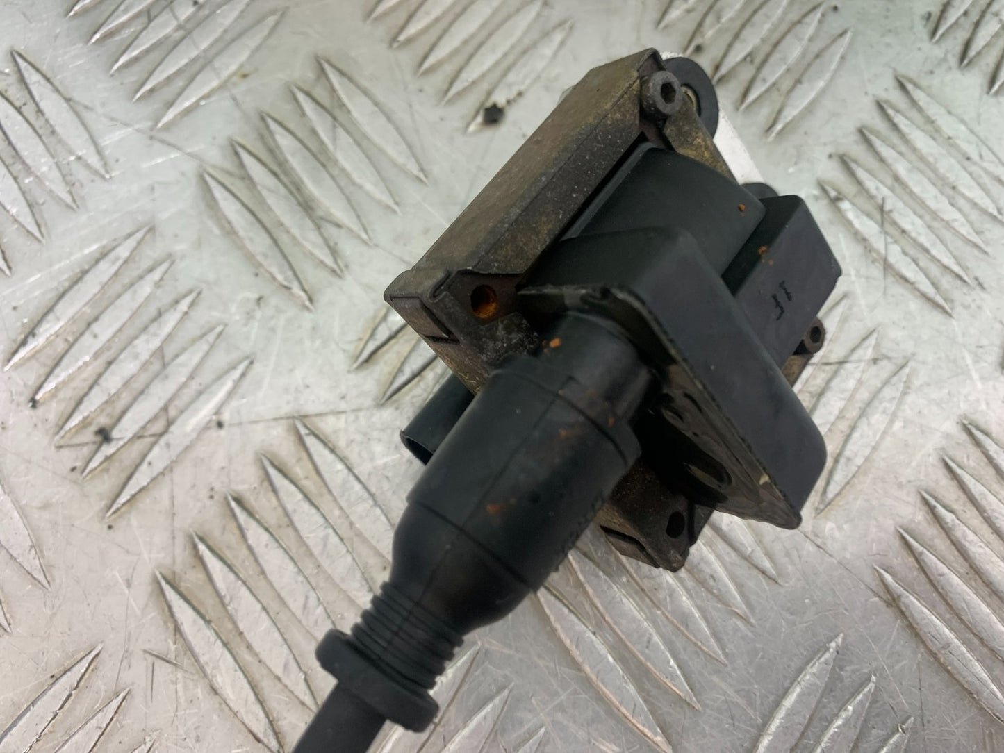 DUCATI 996 SPS 748 916 998 COIL AND CAP  1999-2000 (CMB1209)