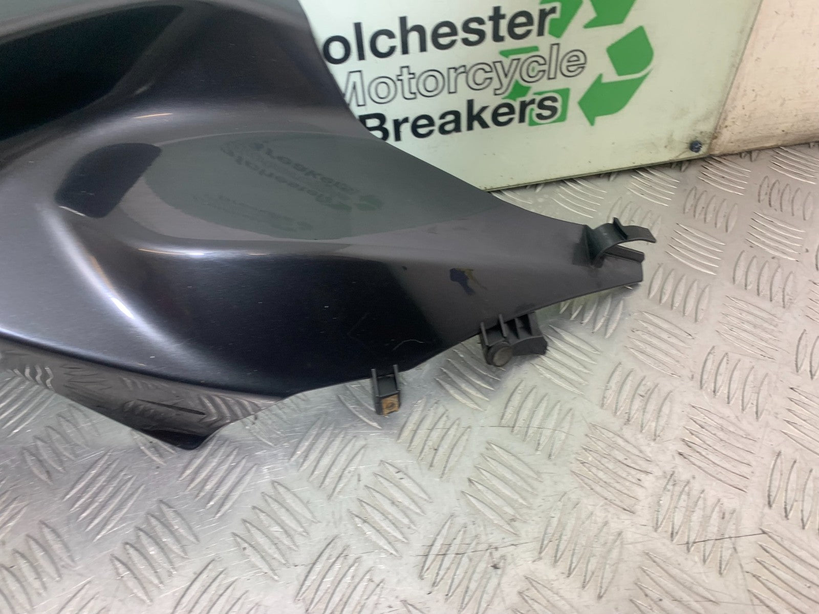 BMW K1300 S K 1300 S RIGHT TANK PANEL  YEAR 2009-16 (CMB1216)