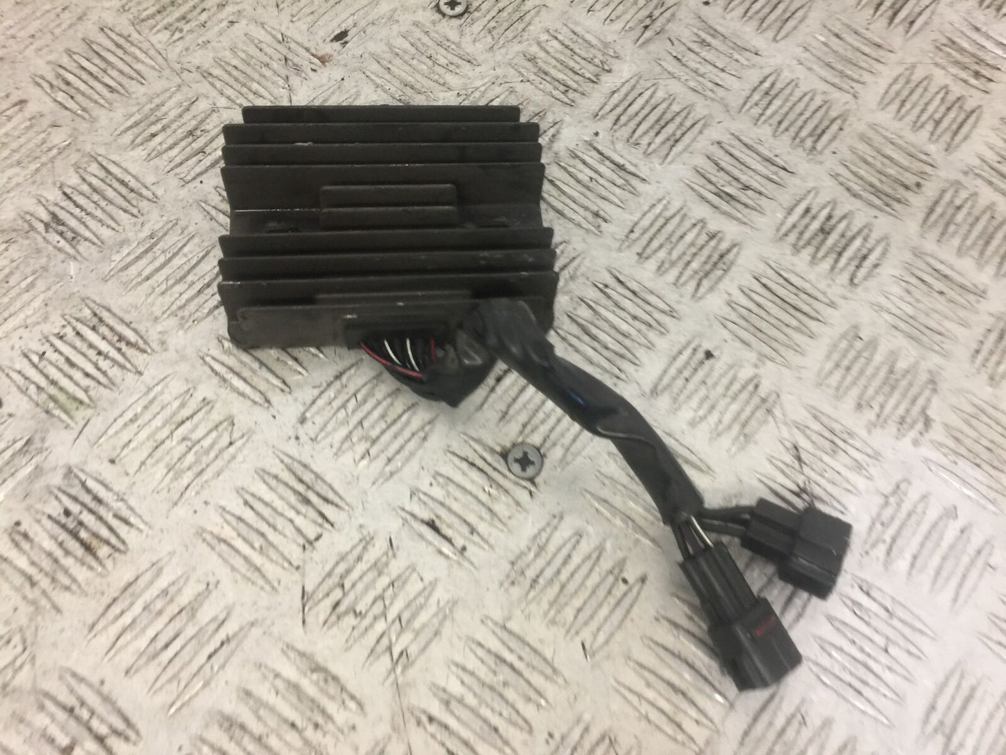 SUZUKI SFV650 SFV 650 GLADIUS REGULATOR   2009-15 (STOCK 677)