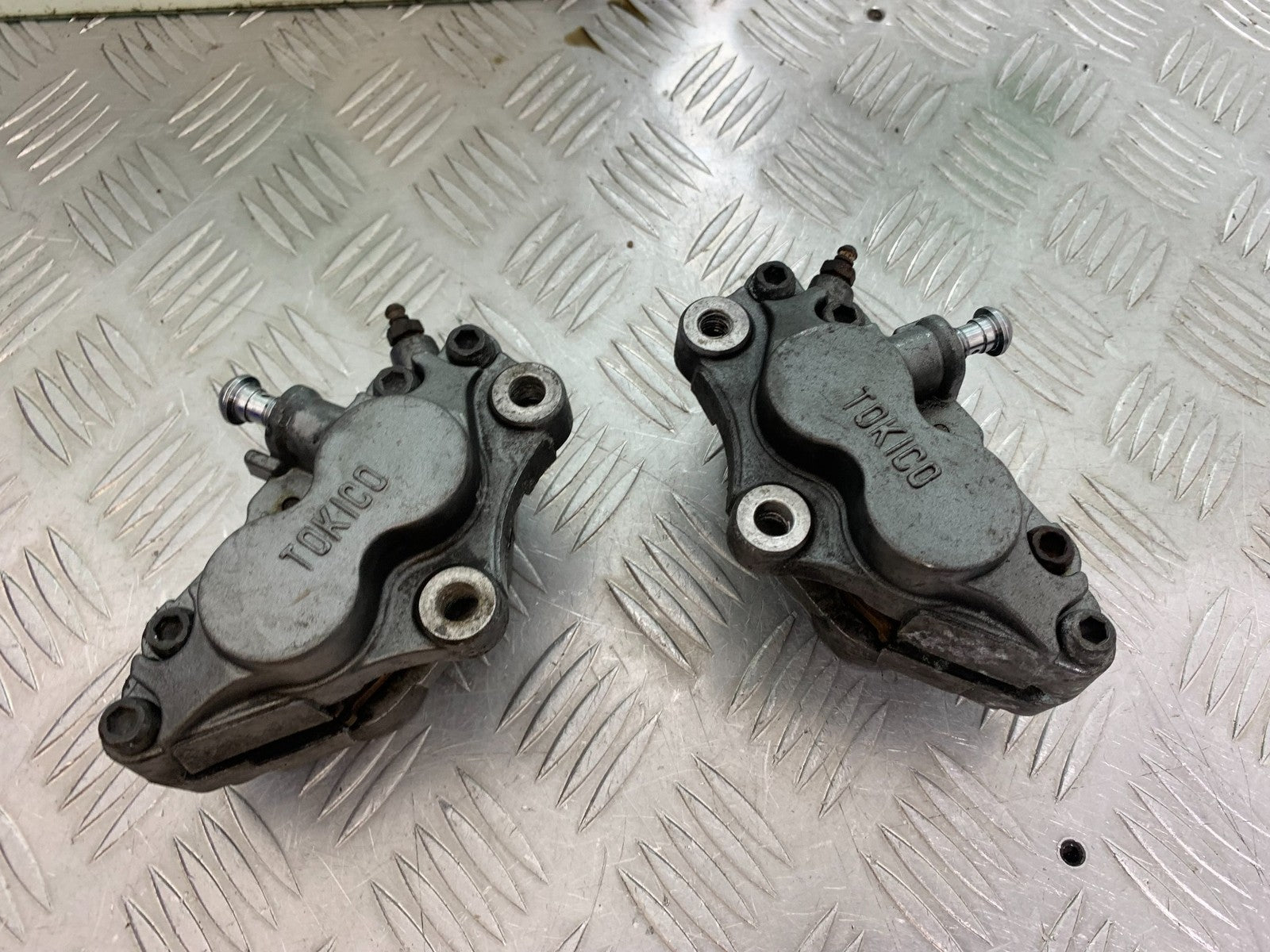 KAWASAKI ZZR1100 D FRONT BRAKE CALIPERS  YEAR 1993-2001 (CMB1189)