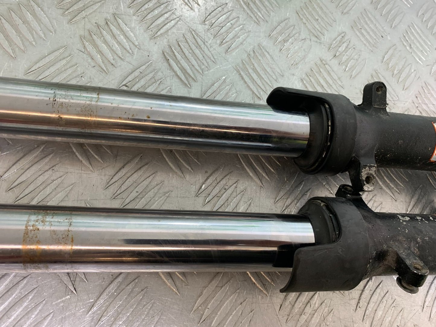 HONDA CBF500 CBF 500 FORKS YEAR 2004-2008  (CMB1294)