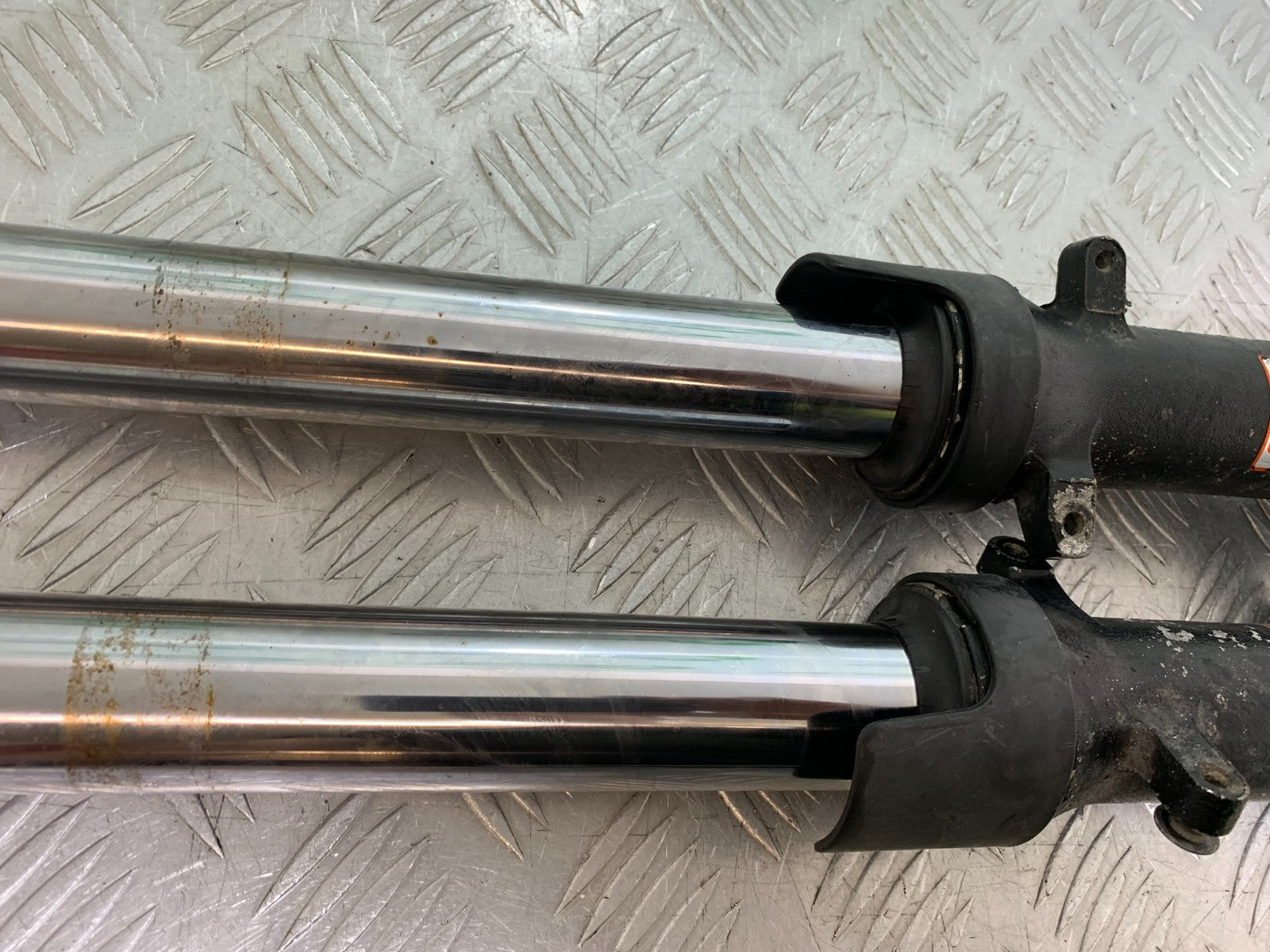 HONDA CBF500 CBF 500 FORKS YEAR 2004-2008  (CMB1294)
