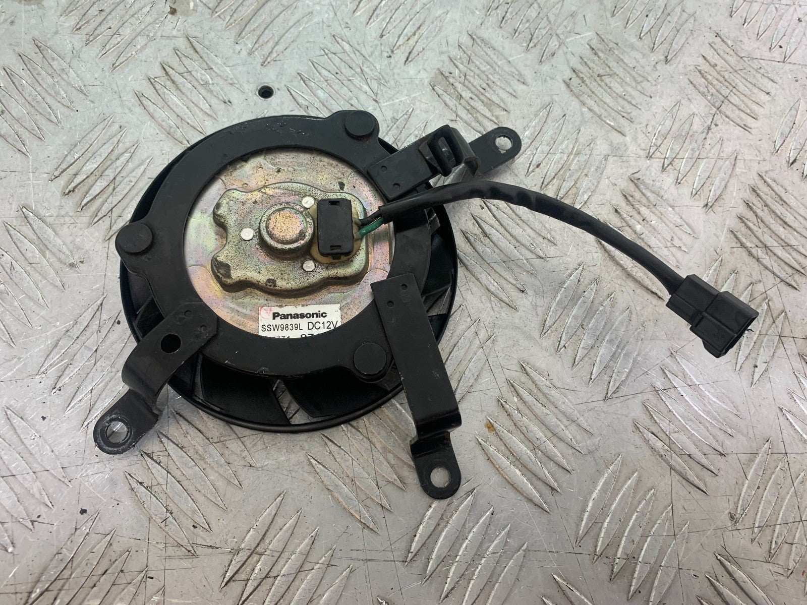 YAMAHA YZF R1 14 B BIG BANG RADIATOR FAN   2009-14 (CMB1175)