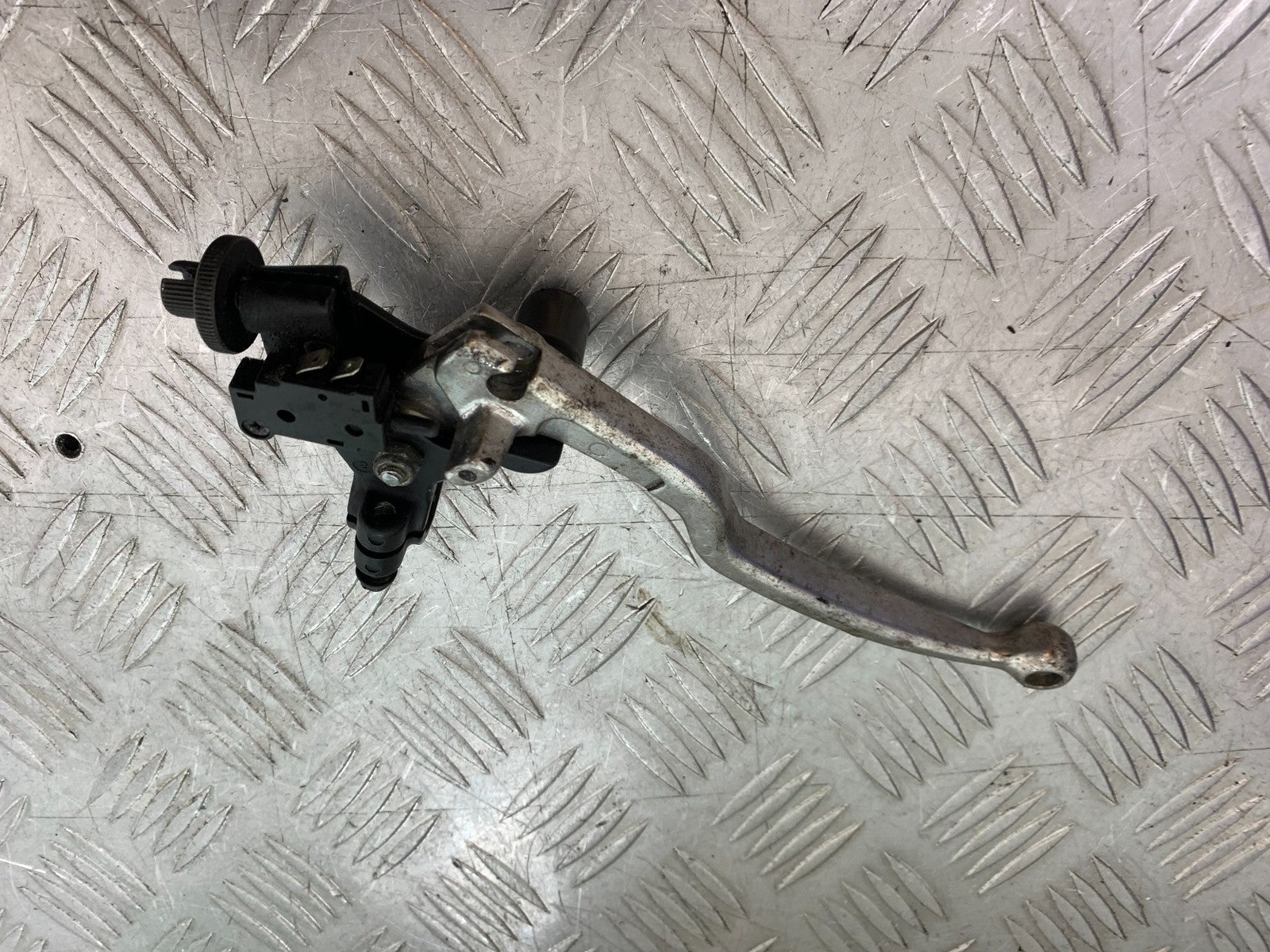 HONDA CBF600 CBF 600 CLUTCH LEVER AND BRACKET   YEAR 2004 -07 (CMB1247)