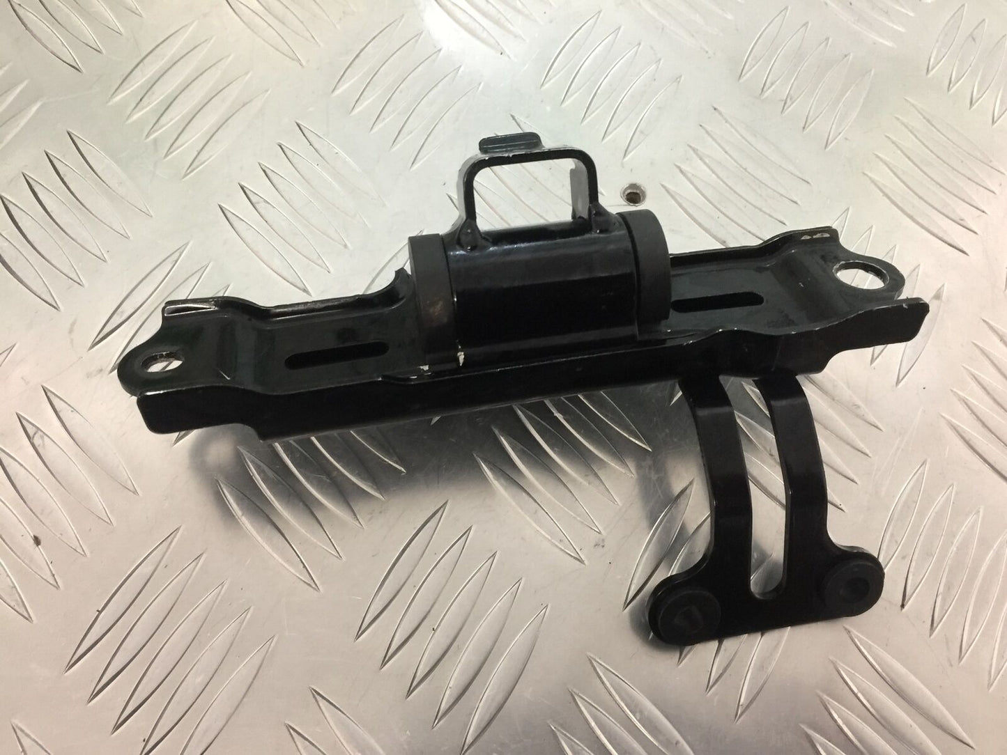 KAWASAKI ZX10R ZX10 TANK BRACKET  YEAR 2004-2005 (STOCK 932)
