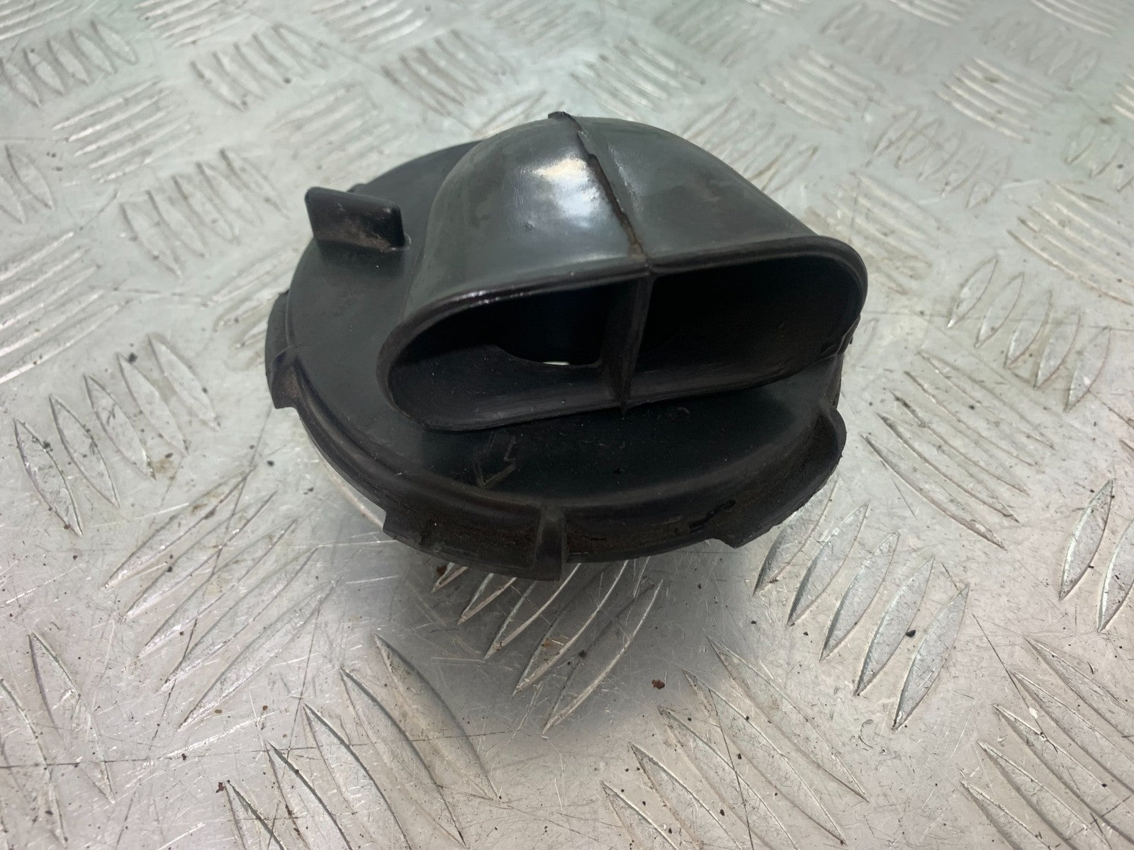 HONDA GL500 GL 500 SILVERWING AIR BOX TOP  YEAR 1981-82 (CMB1168)