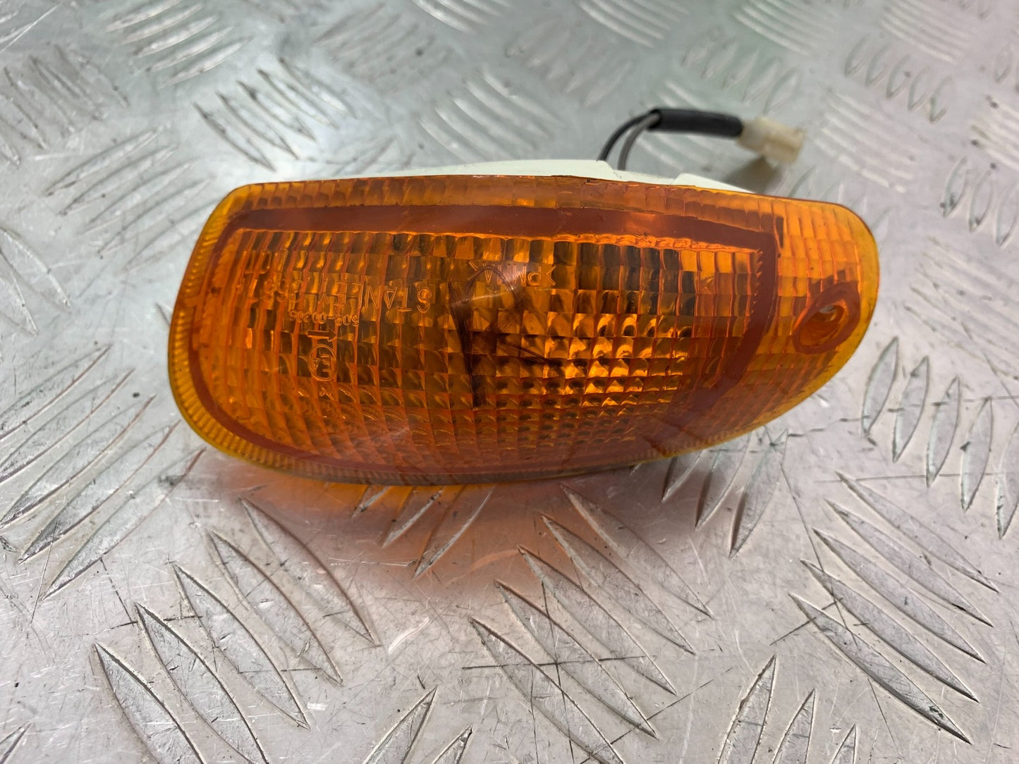 KAWASAKI ZZR1100 D FRONT RIGHT INDICATOR   YEAR 1993-2001 (CMB1189)