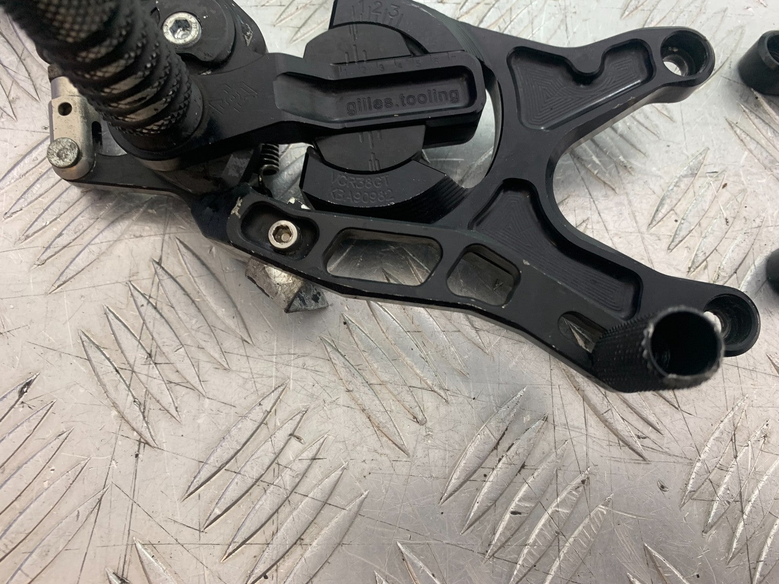 YAMAHA YZF R1 4C8 GILES ADJUSTABLE REARSETS  YEAR 2007-2008 (CMB1237)