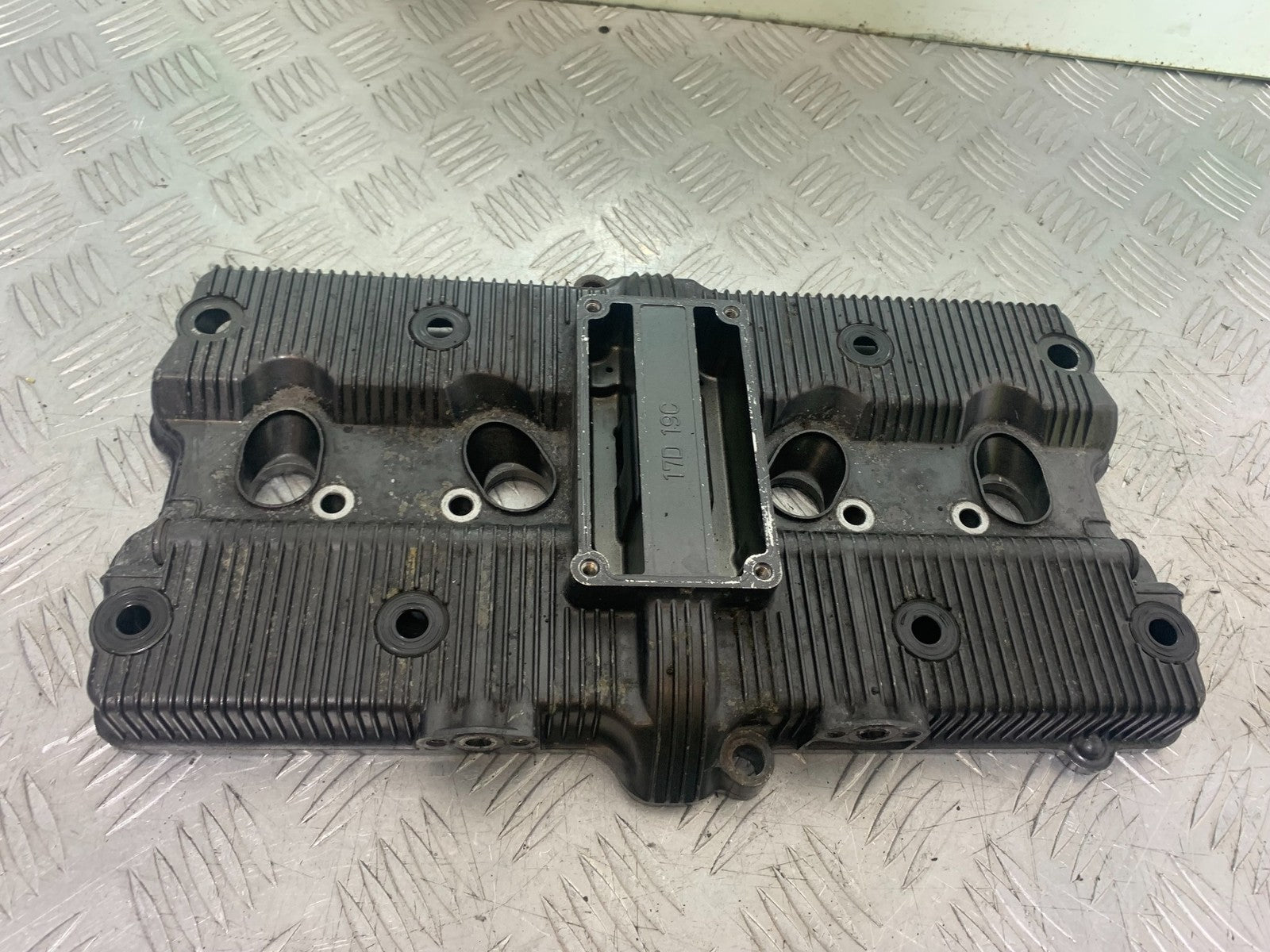 SUZUKI GSX750 INAZUMA ROCKER COVER  YEAR 1998-2003 (CMB1308)