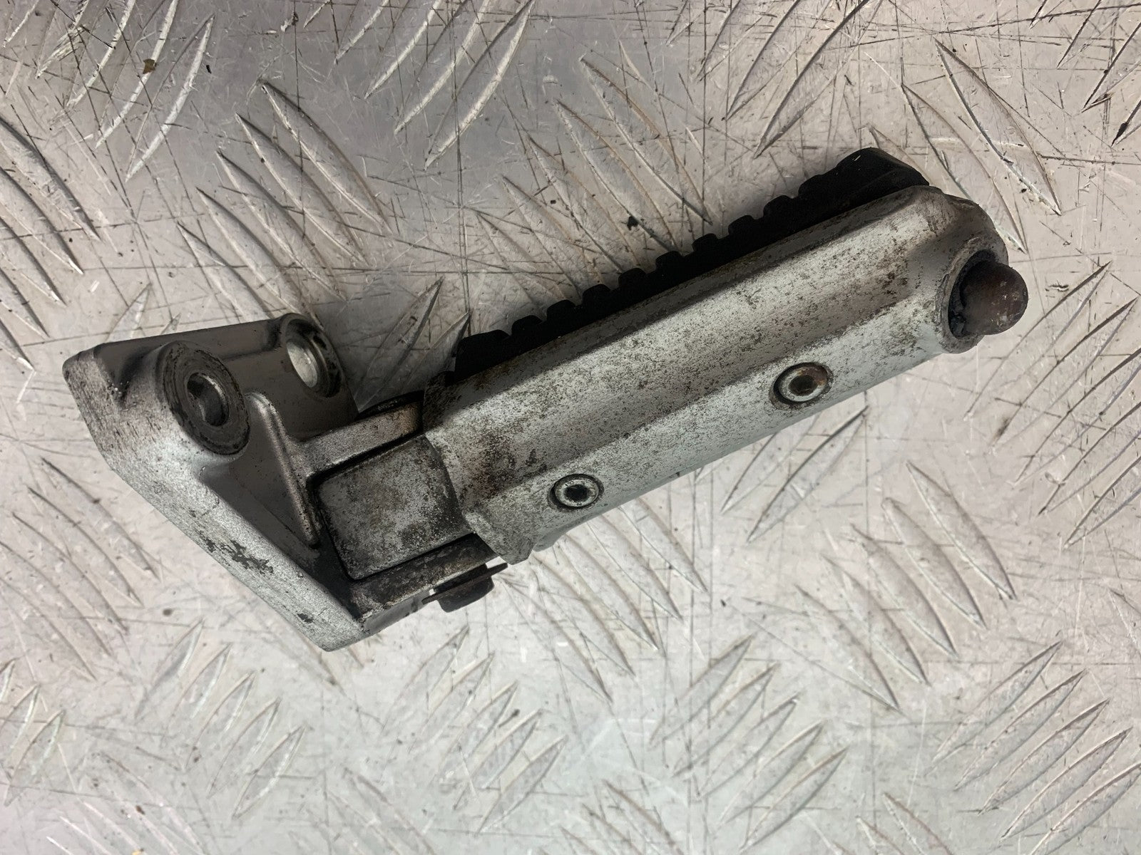 KAWASAKI GPZ600 GPZ 600 FRONT LEFT HANGER  YEAR 1988-90 (CMB1258)
