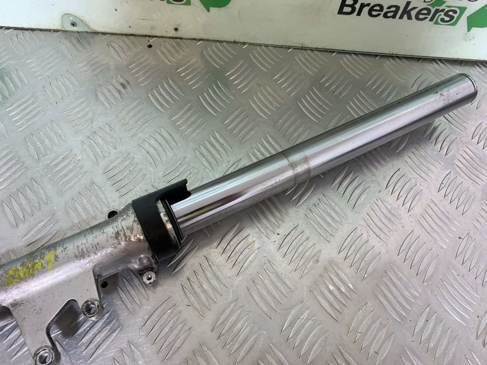HONDA CBR1100 BLACKBIRD LEFT FORK  (BENT) YEAR 1996-1998 (CMB1017)