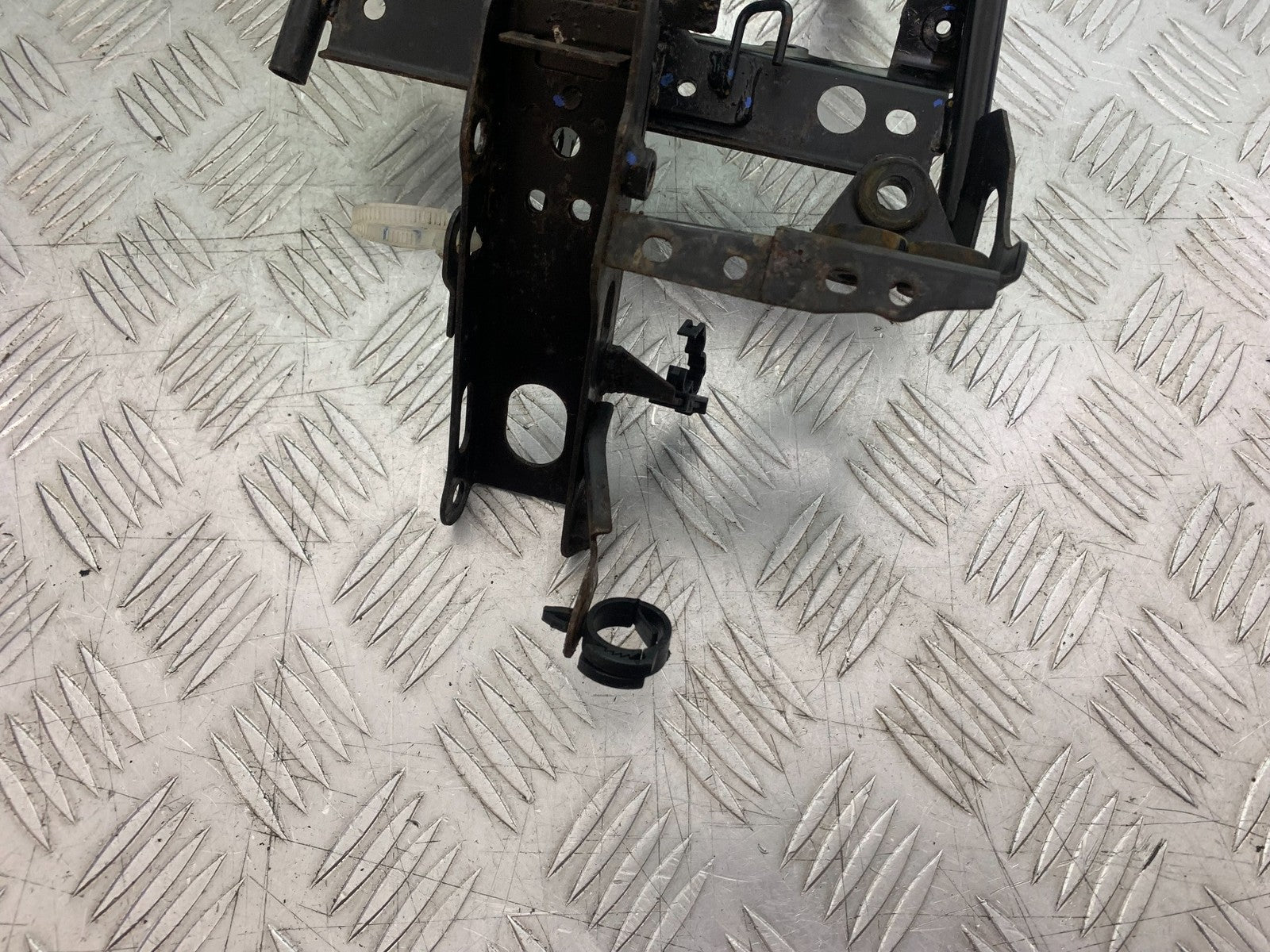 YAMAHA NMAX-125 N MAX 125 FAIRING BRACKET   YEAR 2015-2020  (CMB1231)