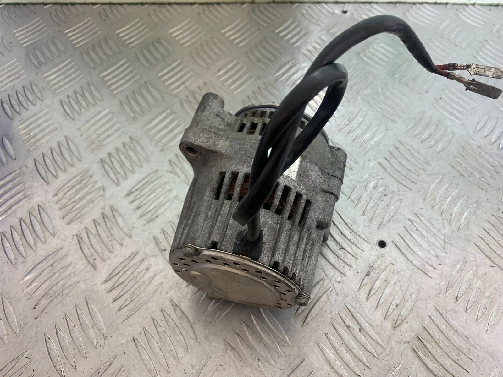 YAMAHA XJR1300 XJR 1300 ALTERNATOR  YEAR  1999-2003 (CMB1119)