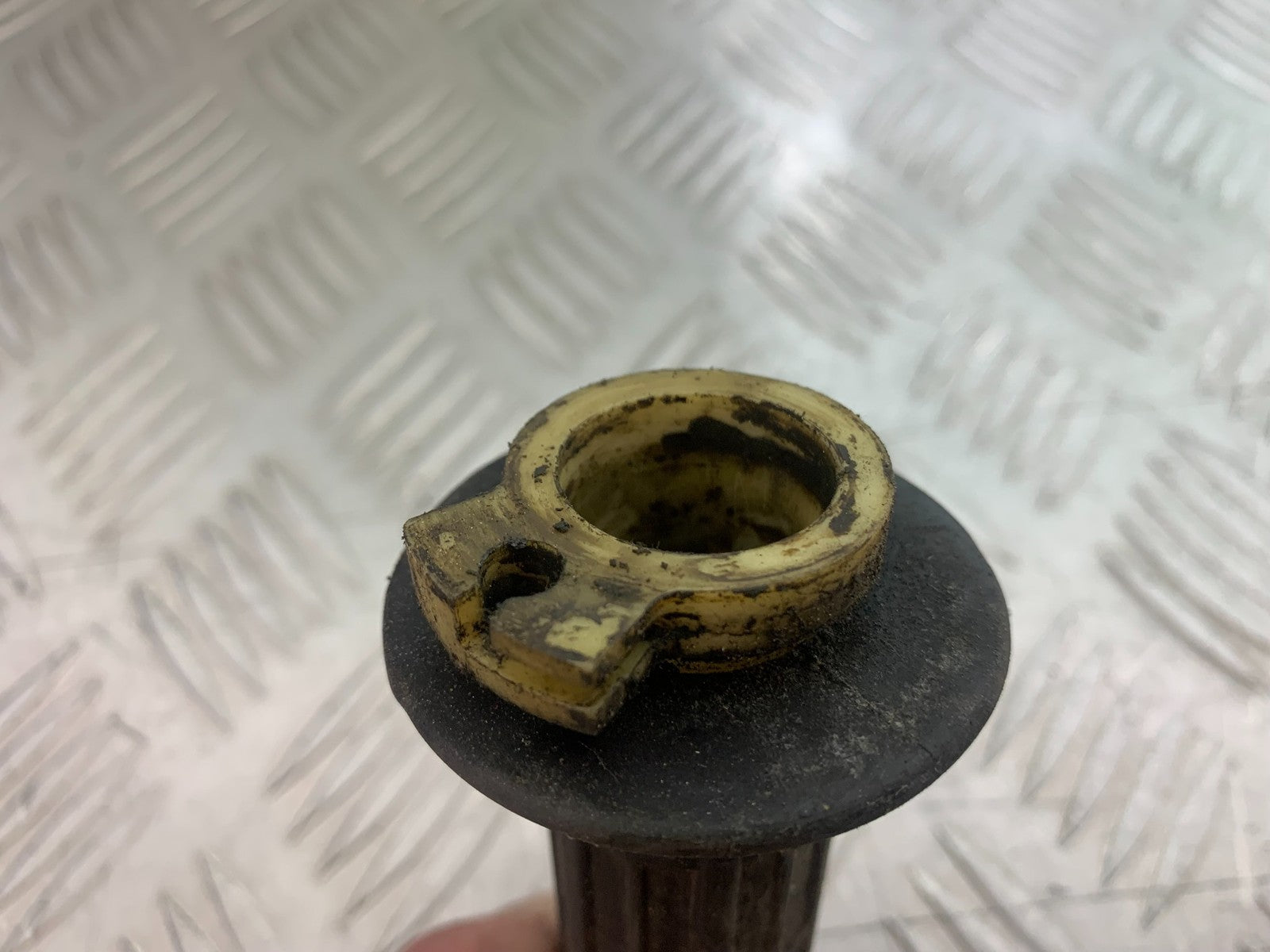 KAWASAKI GT550 GT 550 THROTTLE TWIST GRIP YEAR 1989-1994