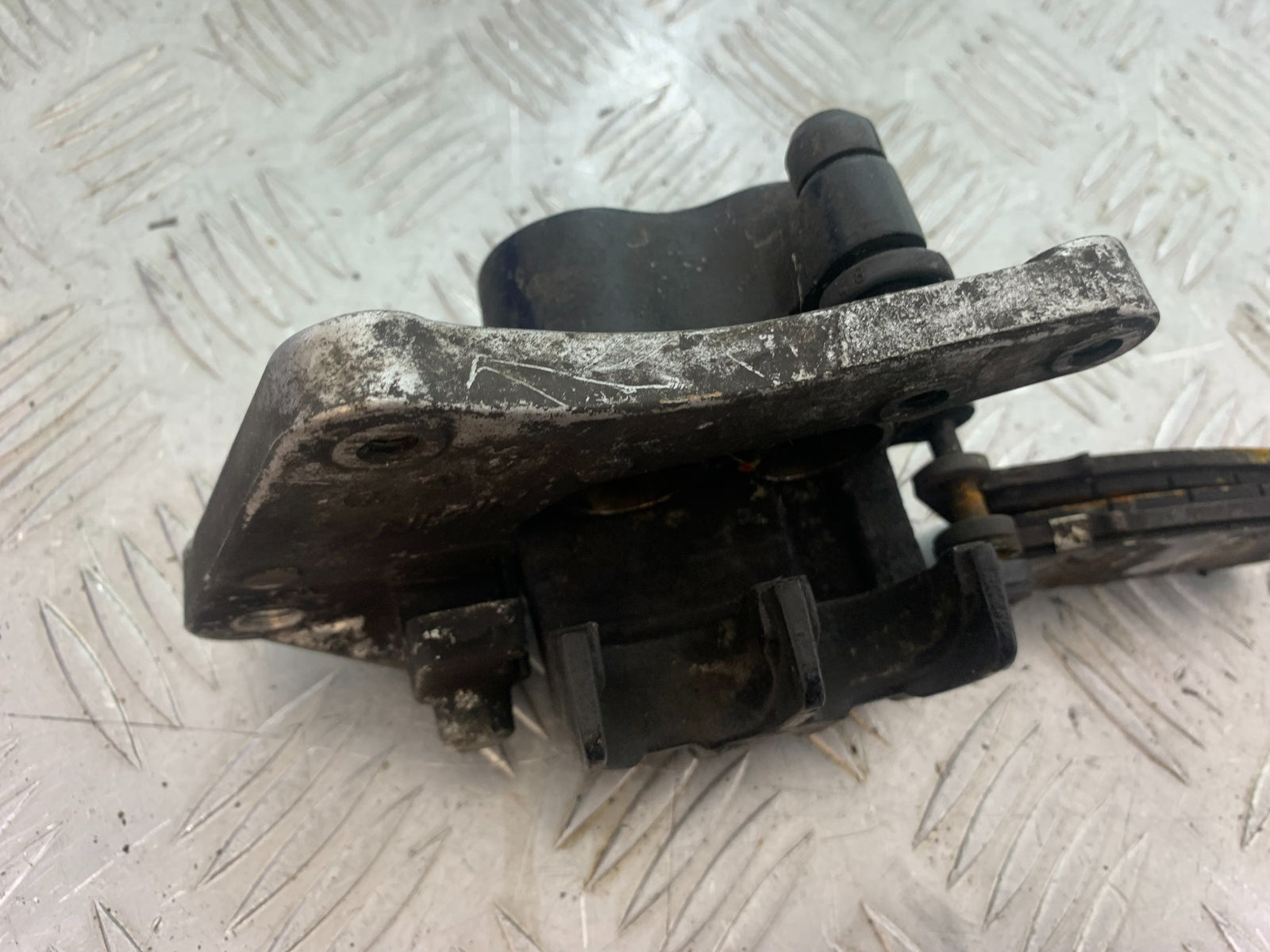 HONDA VFR750 VFR 750 REAR CALIPER   YEAR 1994-1997 (CMB1156)