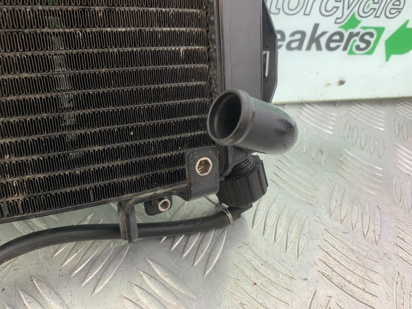 KTM 690 DUKE R LC4 RADIATOR YEAR 2012-2015  (CMB1180)
