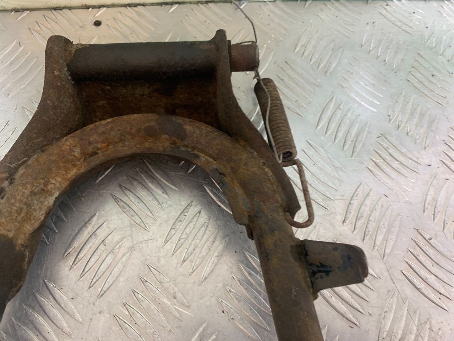 HONDA CX500 CX 500 CENTER STAND YEAR 1980 (CMB1131)