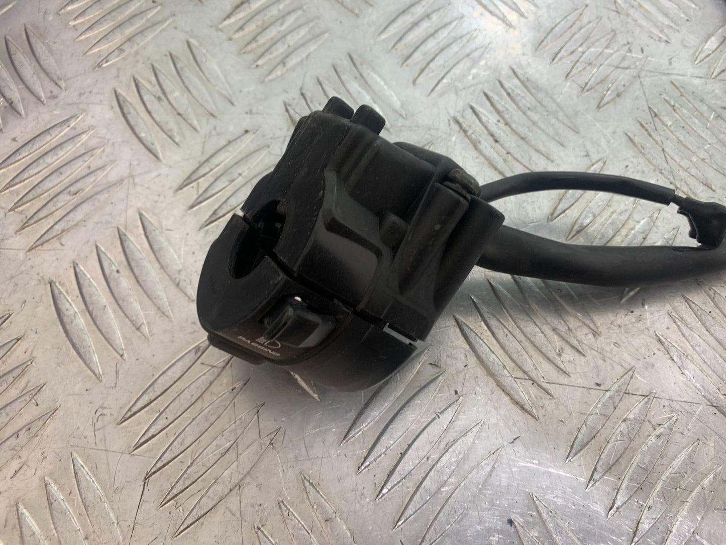 HONDA CBR600 CBR 600 RR LEFT SWITCH GEAR  YEAR 2003-2004 CMB1173)